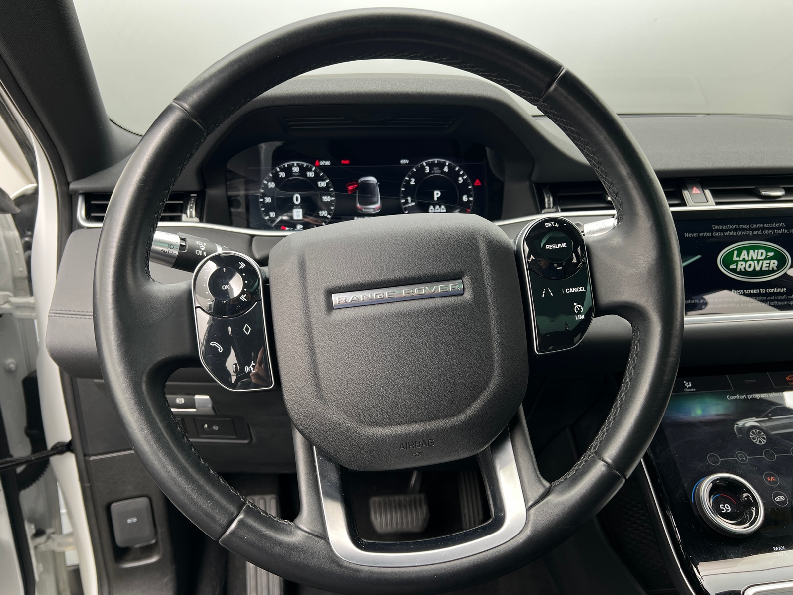 Thumbnail: 2020 Land Rover Range Rover Evoque - 4