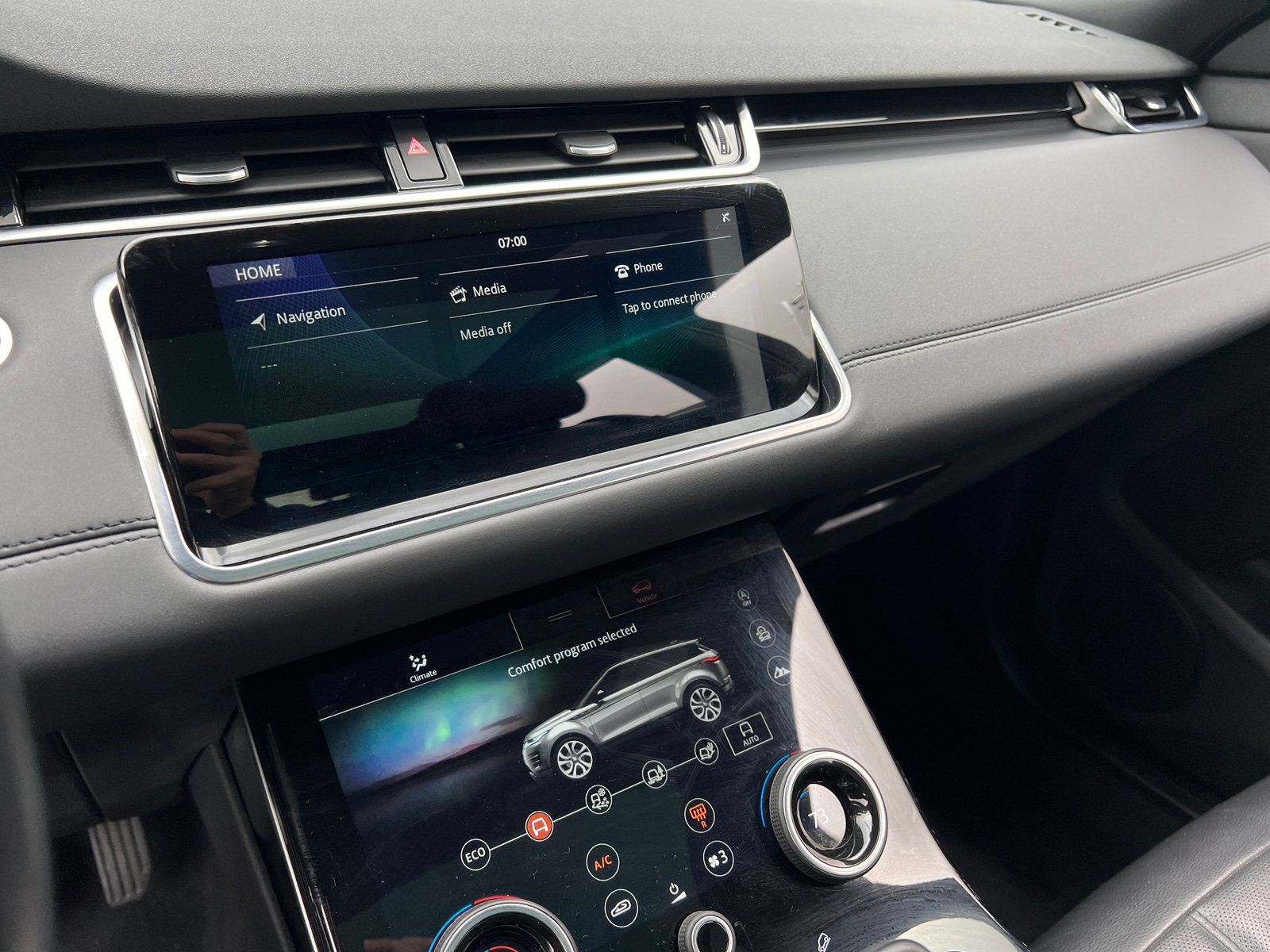 Thumbnail: 2020 Land Rover Range Rover Evoque - 3