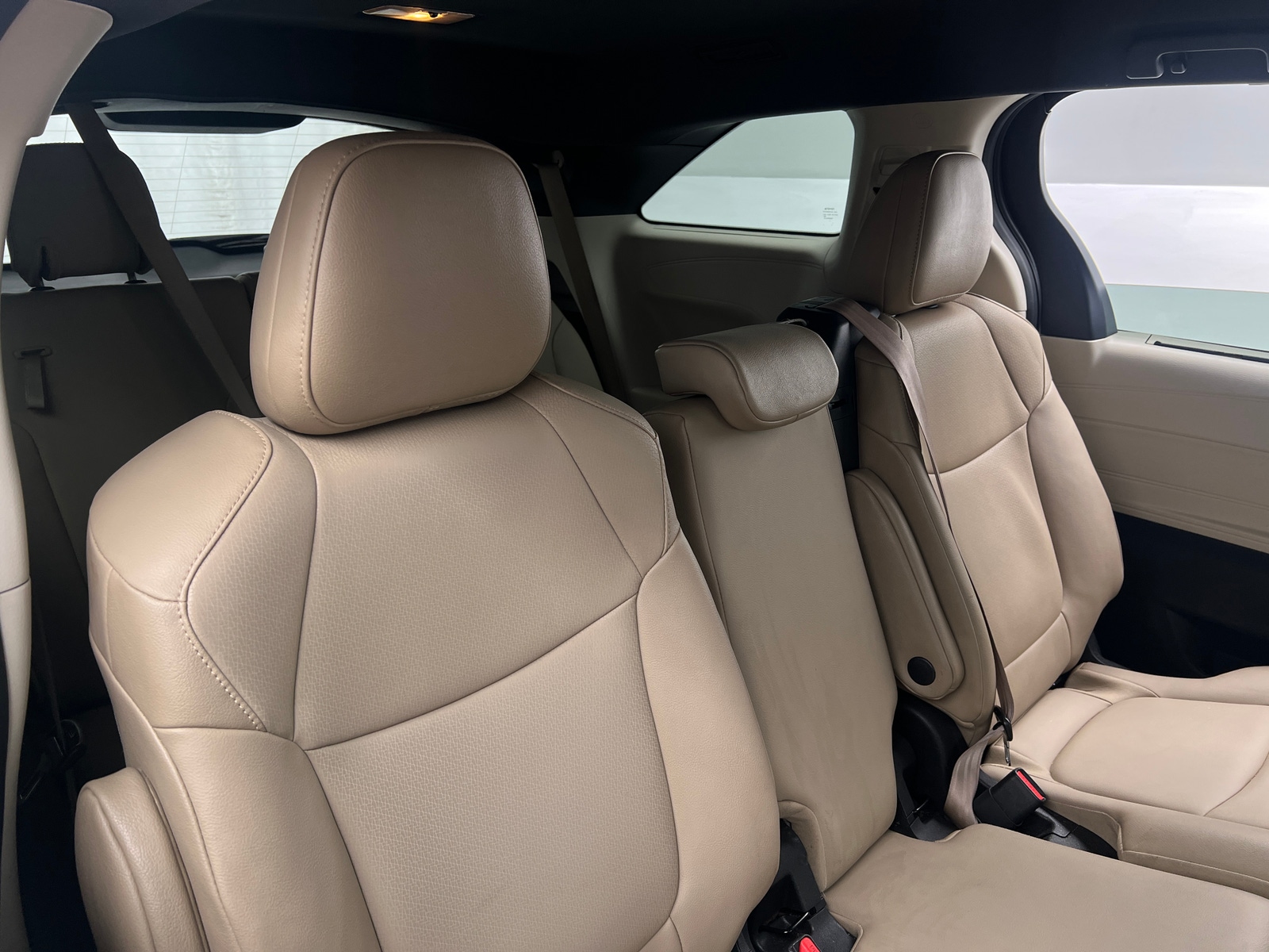 Thumbnail: 2022 Toyota Sienna - 5