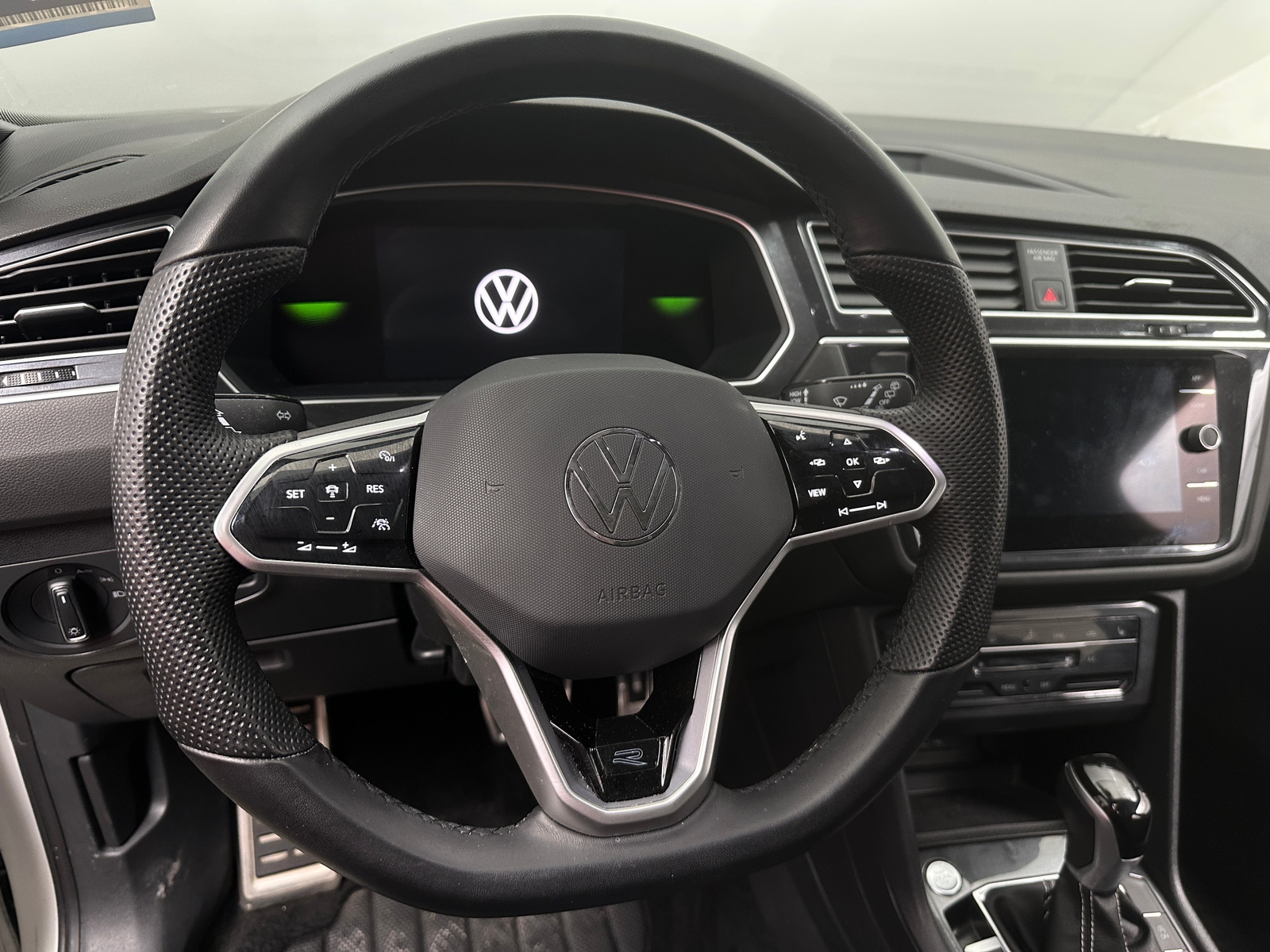 Thumbnail: 2024 Volkswagen Tiguan - 4