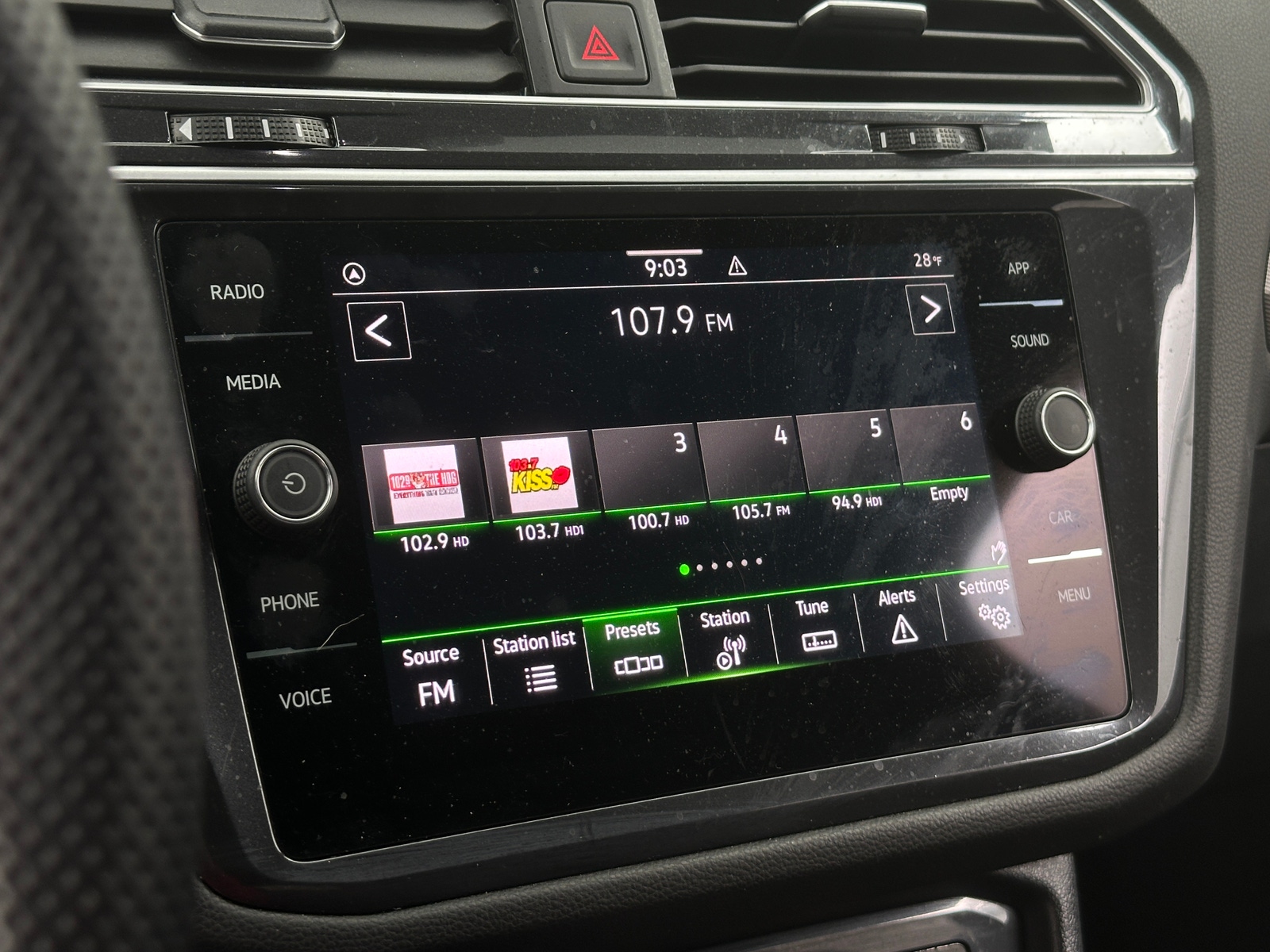 Thumbnail: 2024 Volkswagen Tiguan - 3