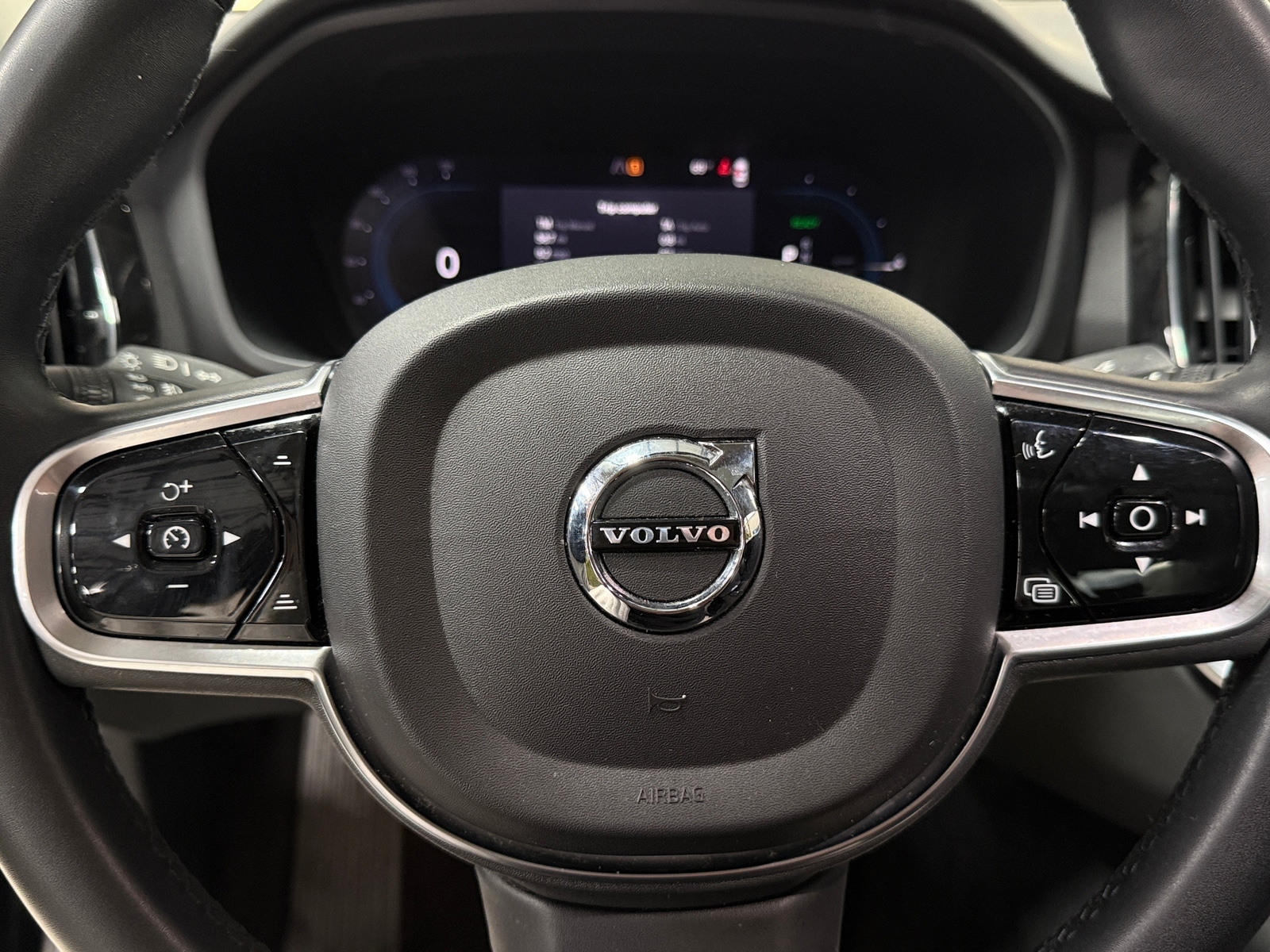 Thumbnail: 2023 Volvo S60 - 4