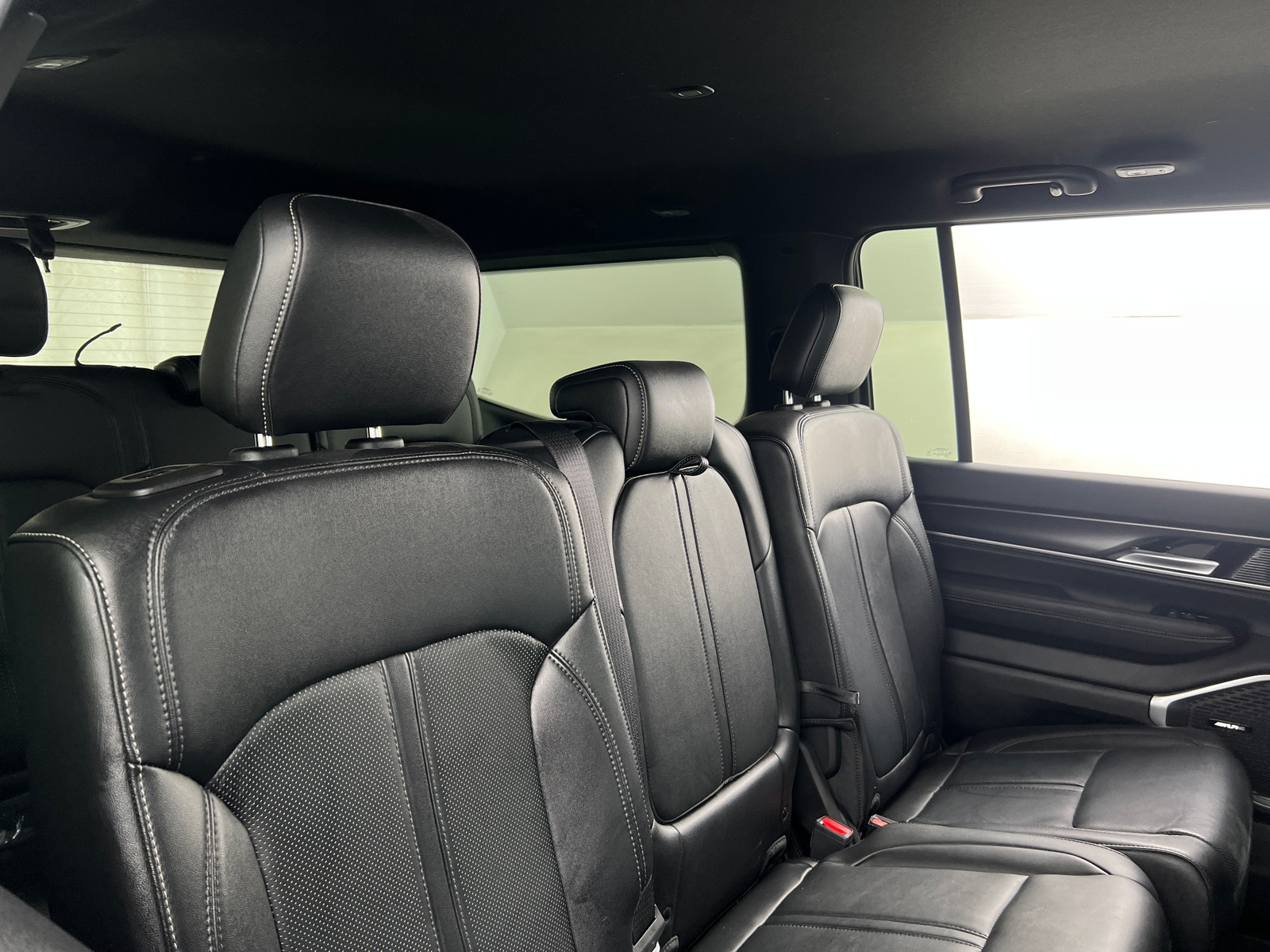 Thumbnail: 2024 Jeep Wagoneer - 5