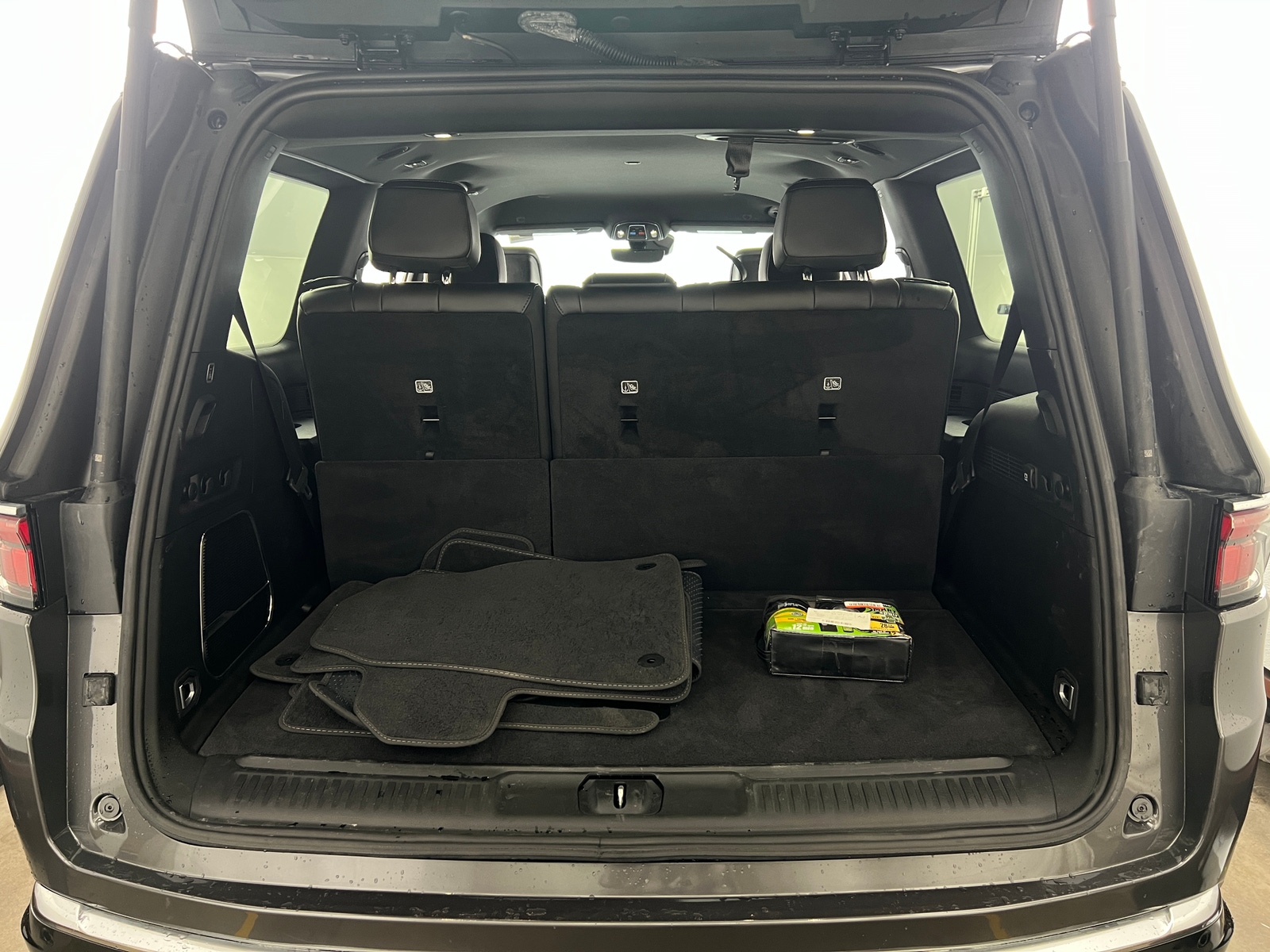 Thumbnail: 2024 Jeep Wagoneer - 6