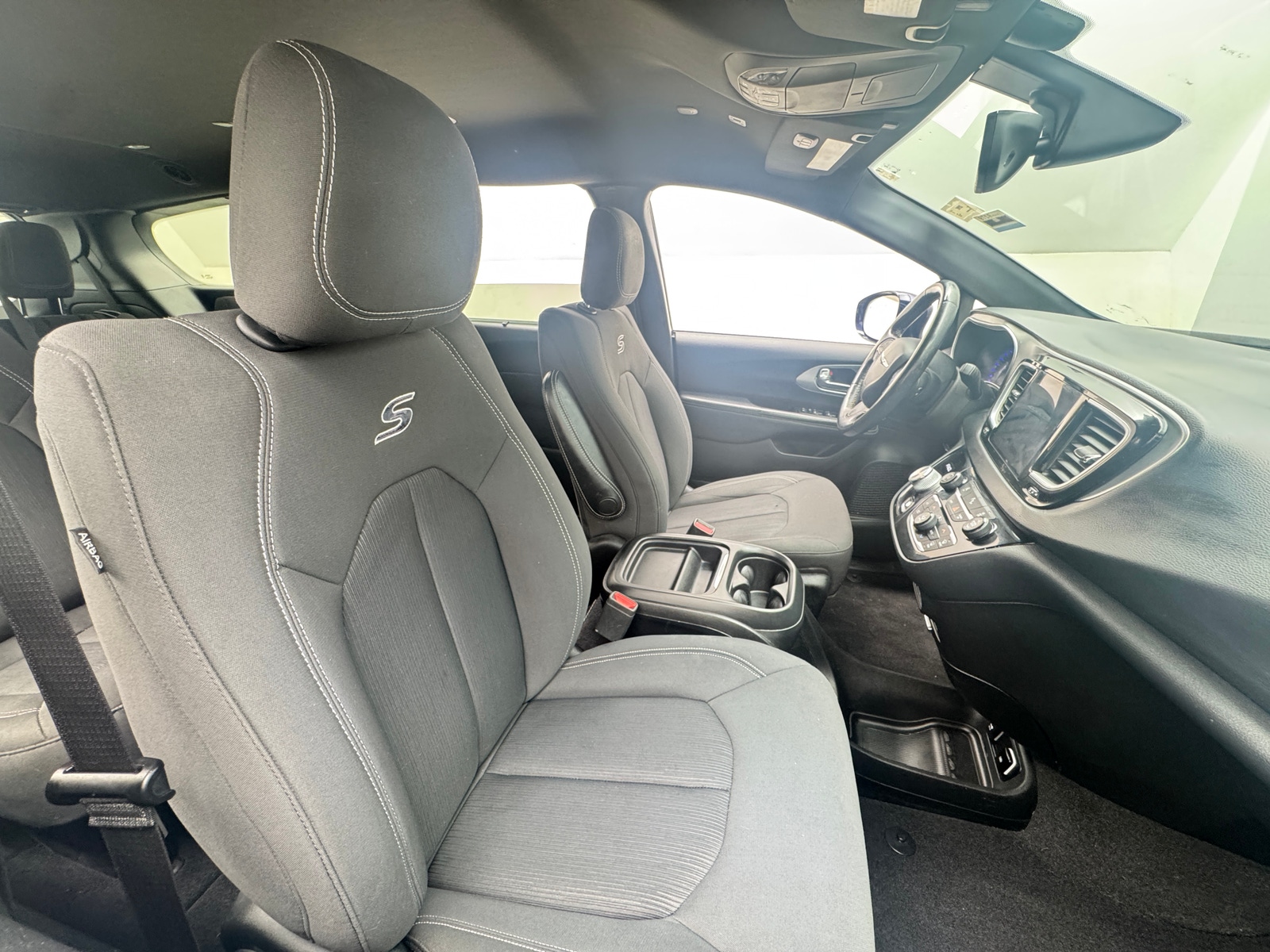 Thumbnail: 2019 Chrysler Pacifica - 2