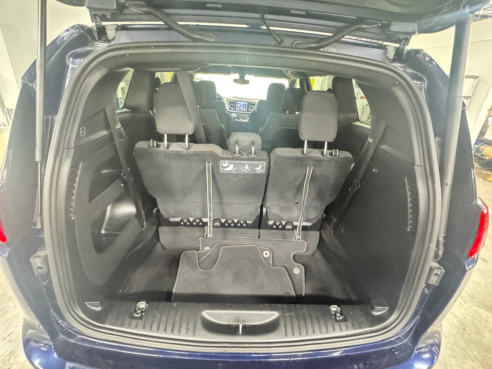 Thumbnail: 2019 Chrysler Pacifica - 7