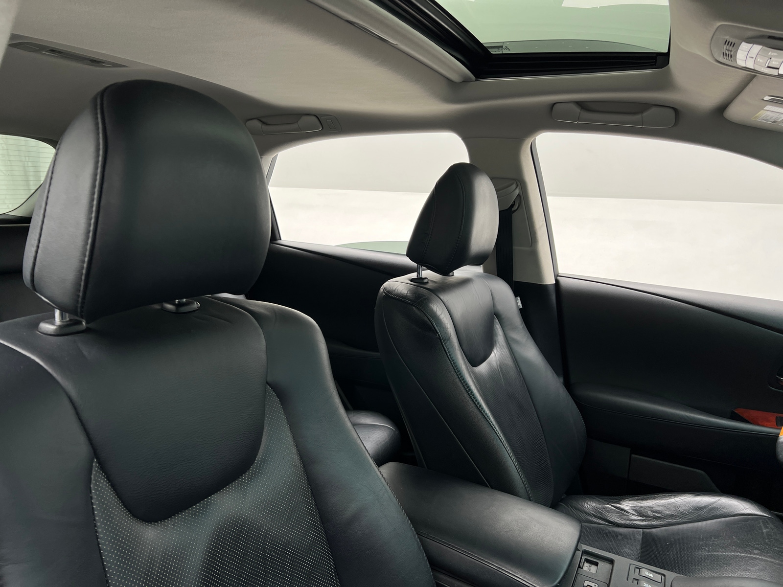 Thumbnail: 2010 Lexus RX - 2