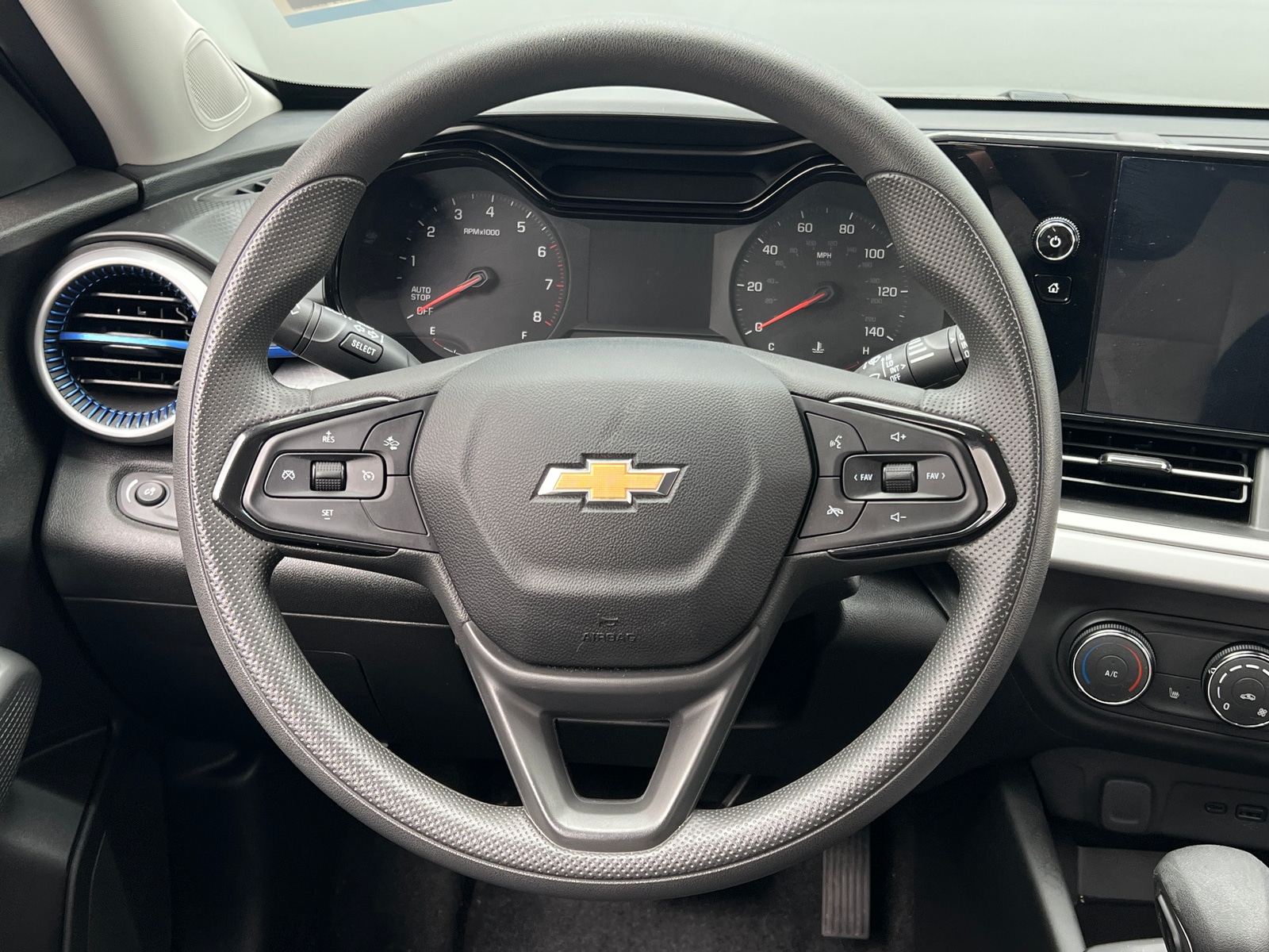 Thumbnail: 2024 Chevrolet Trax - 5