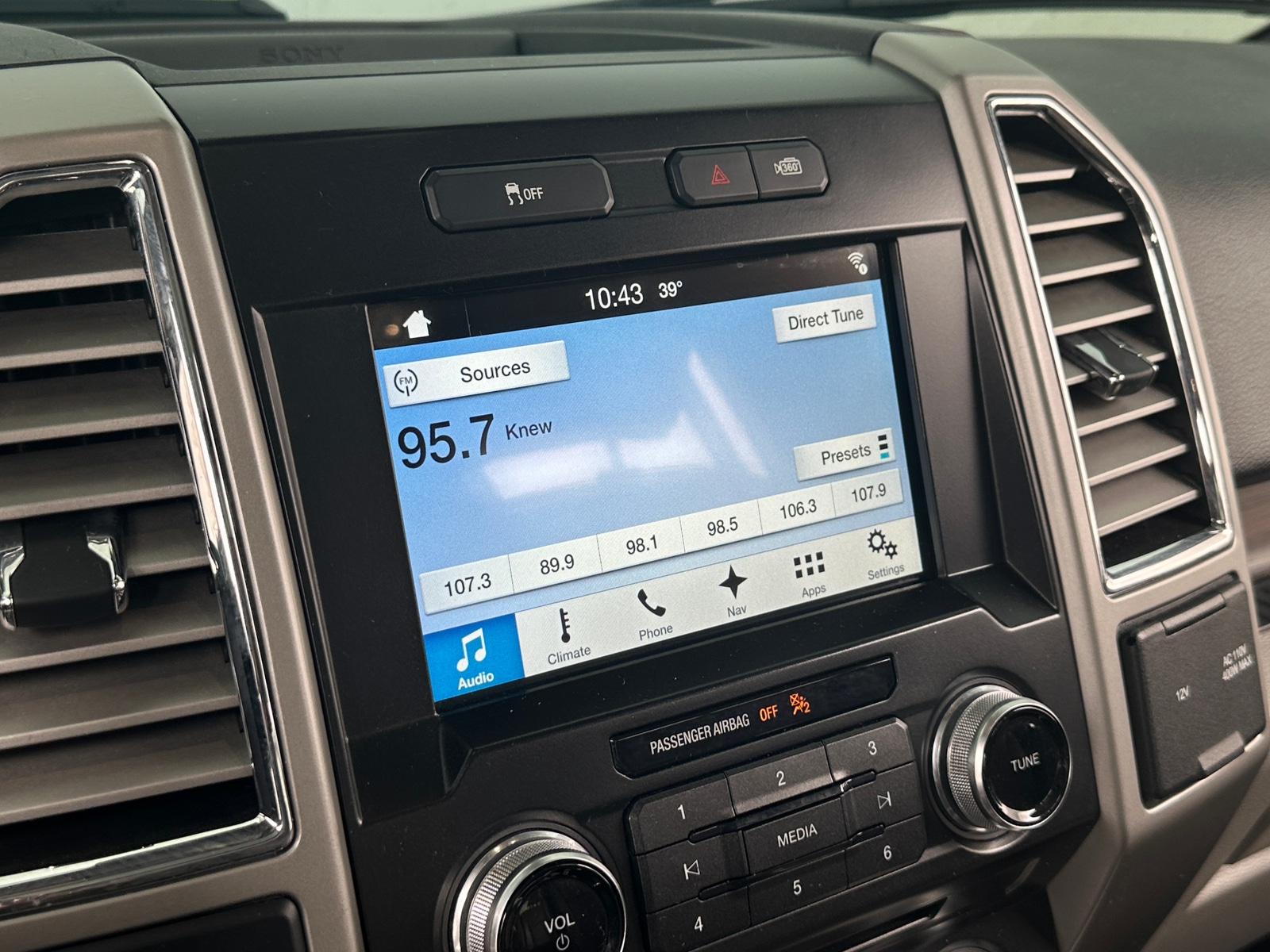 Thumbnail: 2016 Ford Econoline - 3