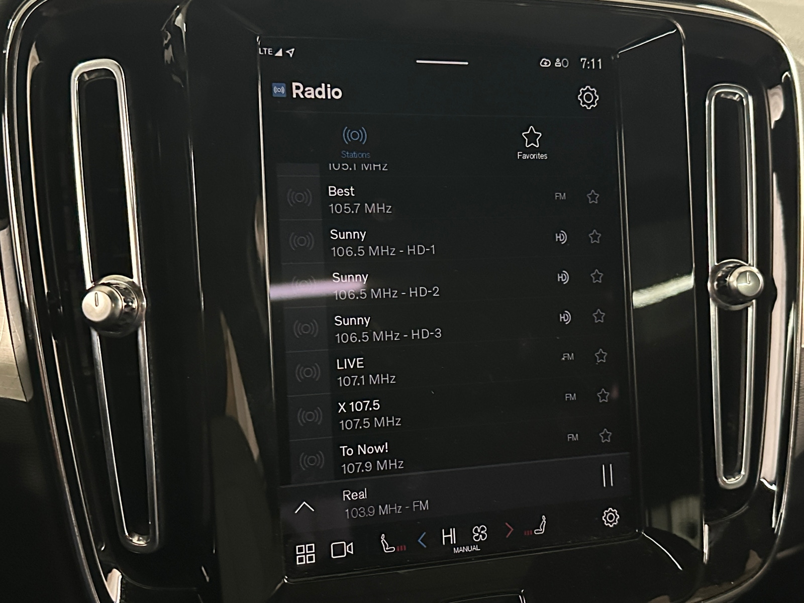 Thumbnail: 2024 Volvo XC40 - 4