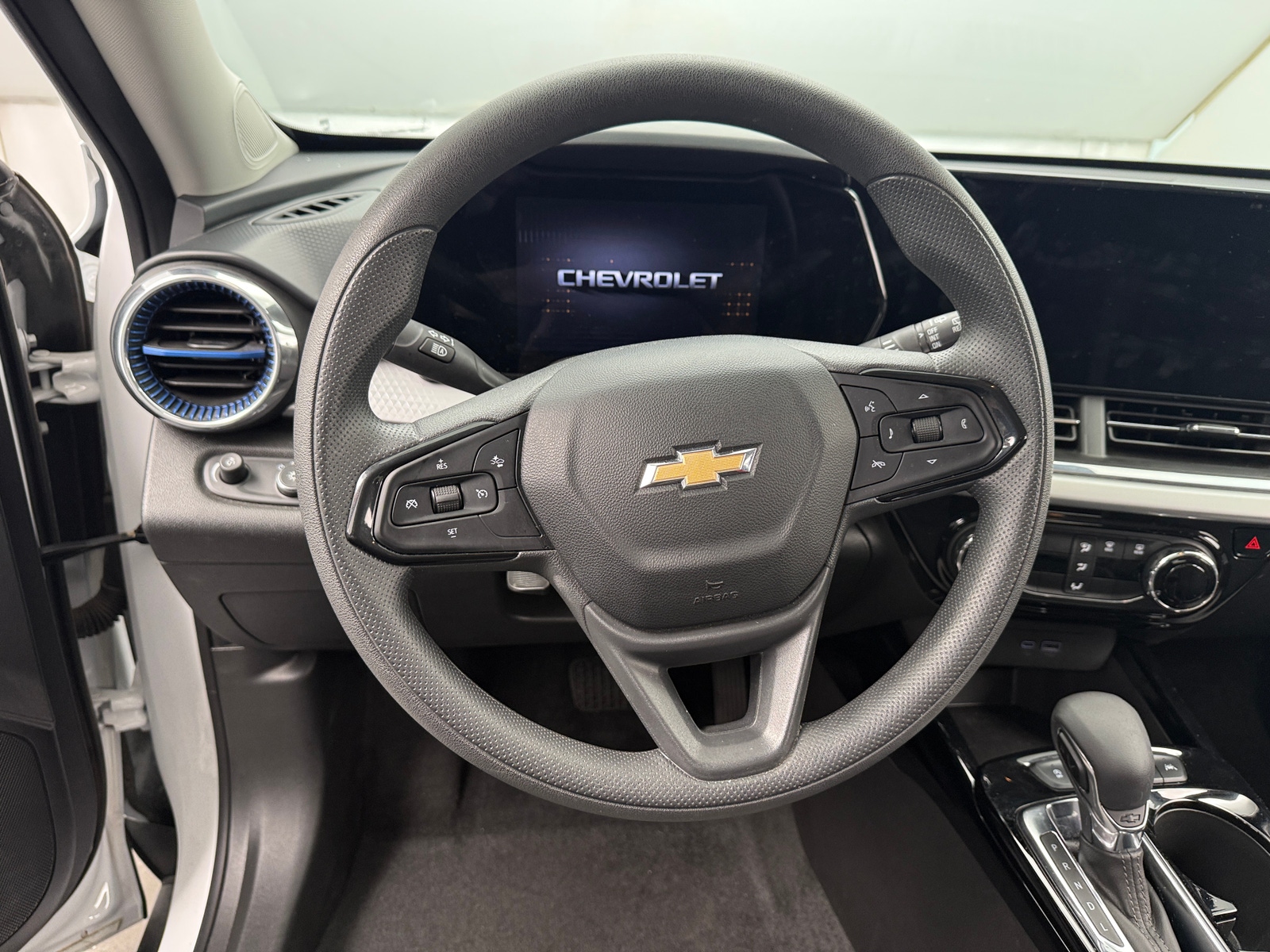 Thumbnail: 2025 Chevrolet Trax - 5