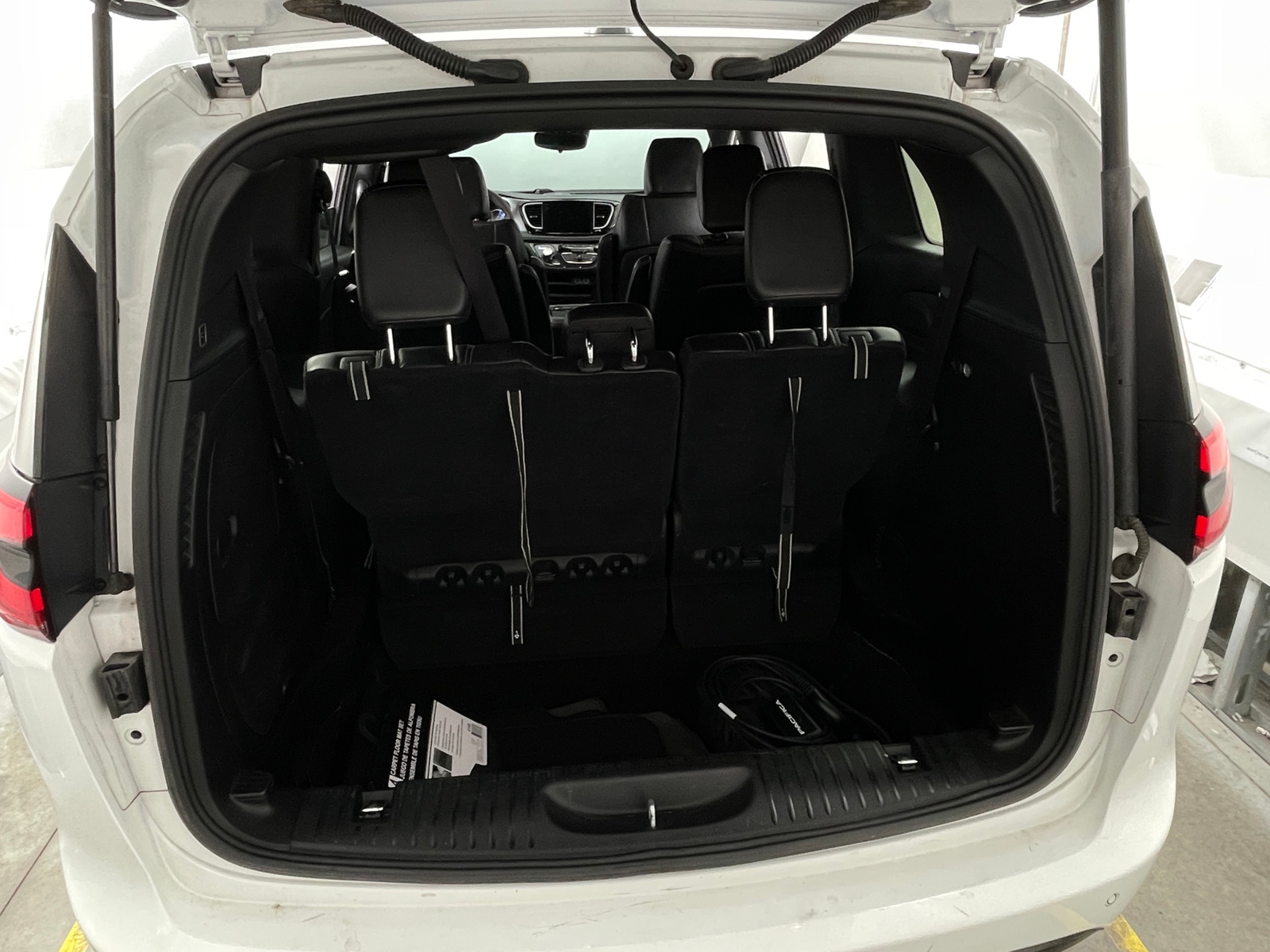 Thumbnail: 2024 Chrysler Pacifica - 6