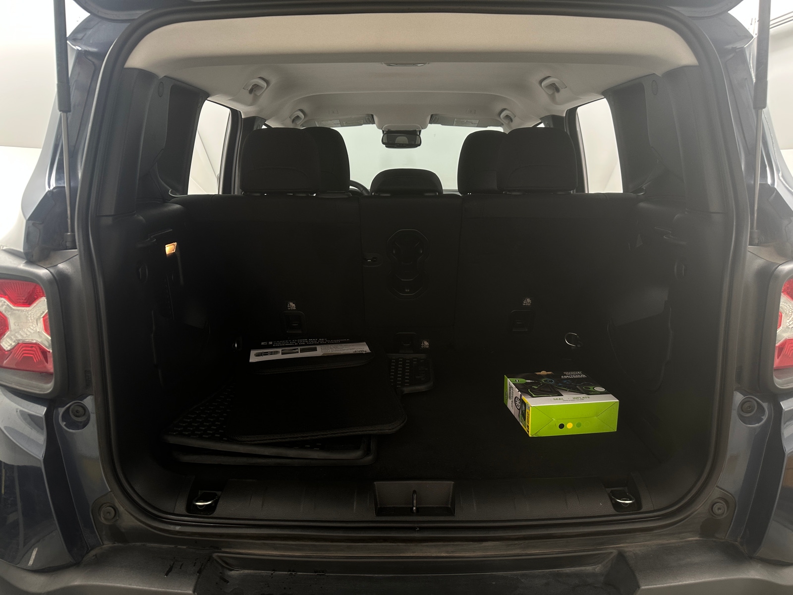 Thumbnail: 2022 Jeep Renegade - 7