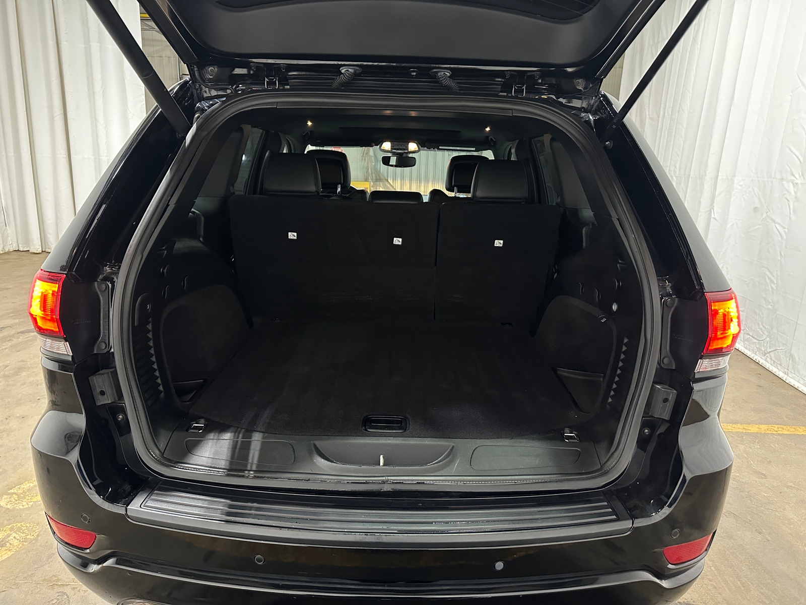 Thumbnail: 2018 Jeep Grand Cherokee - 6