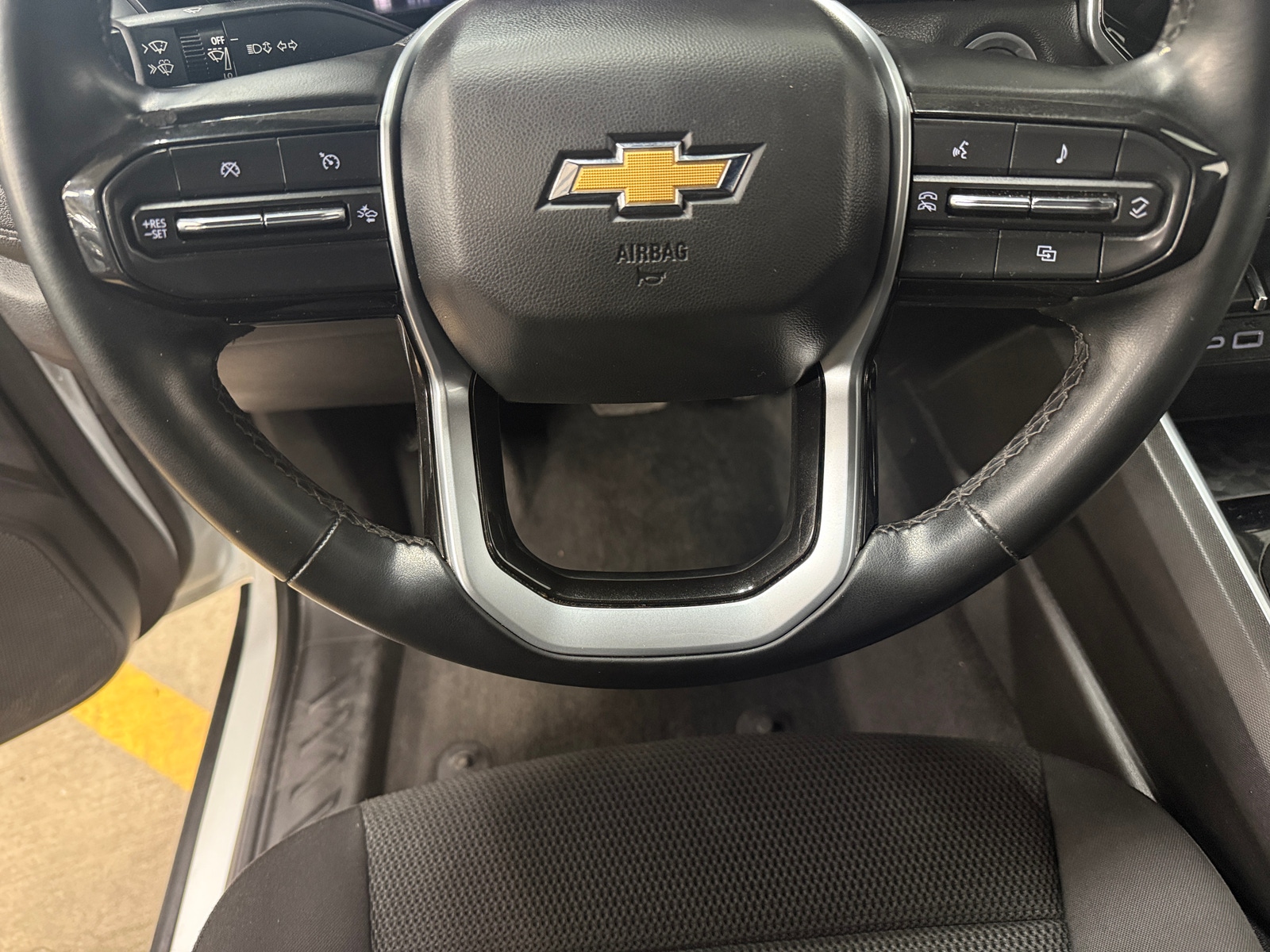 Thumbnail: 2024 Chevrolet Colorado - 5