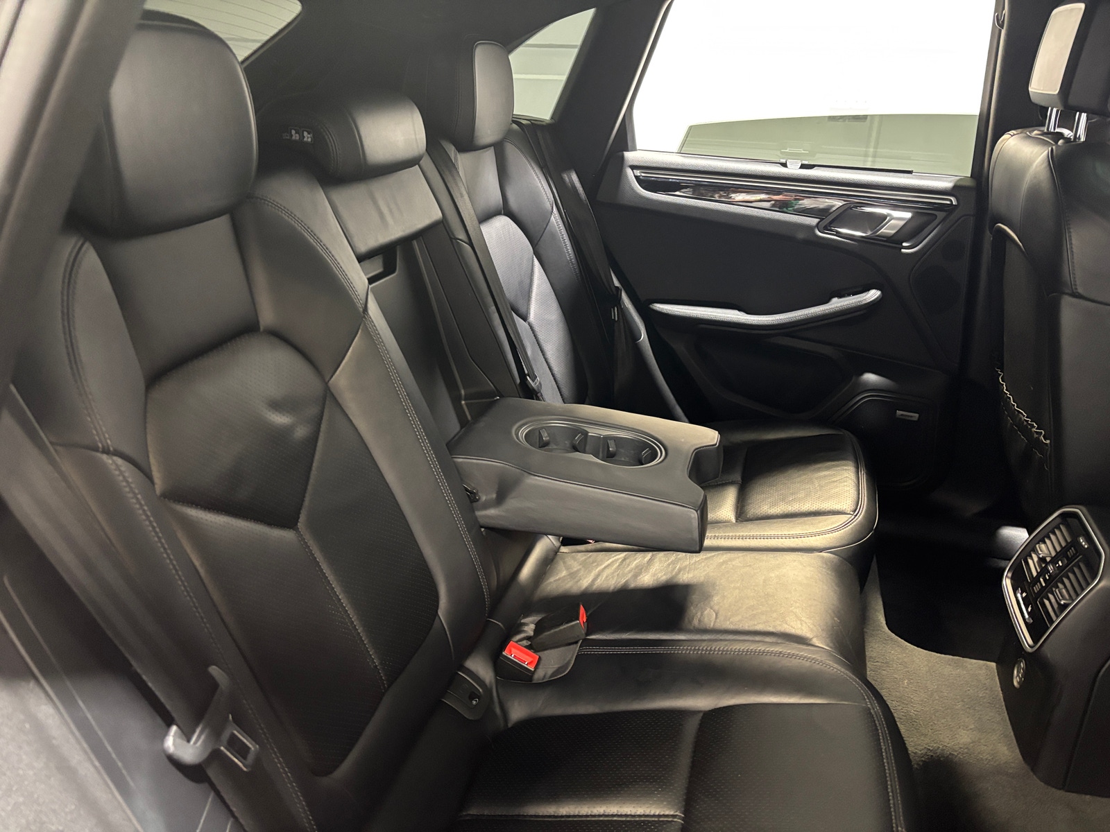 Thumbnail: 2017 Porsche Macan - 5