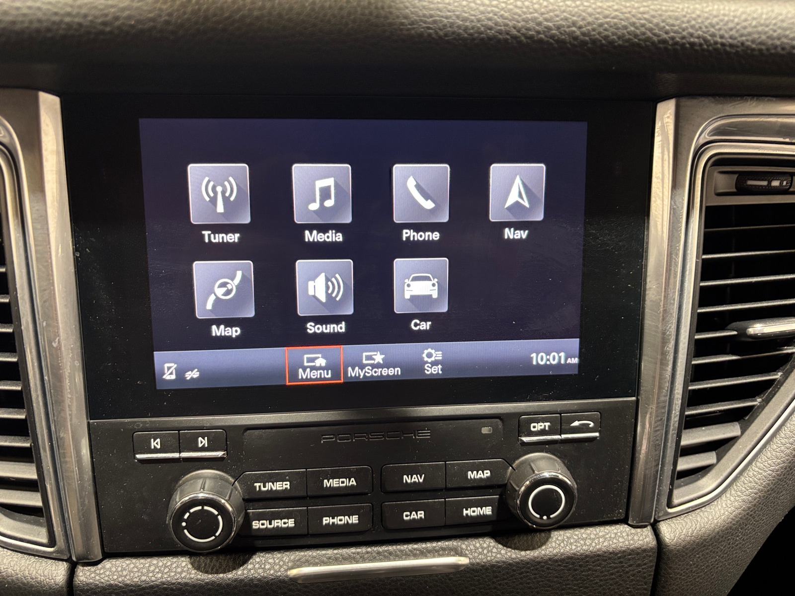 Thumbnail: 2017 Porsche Macan - 3