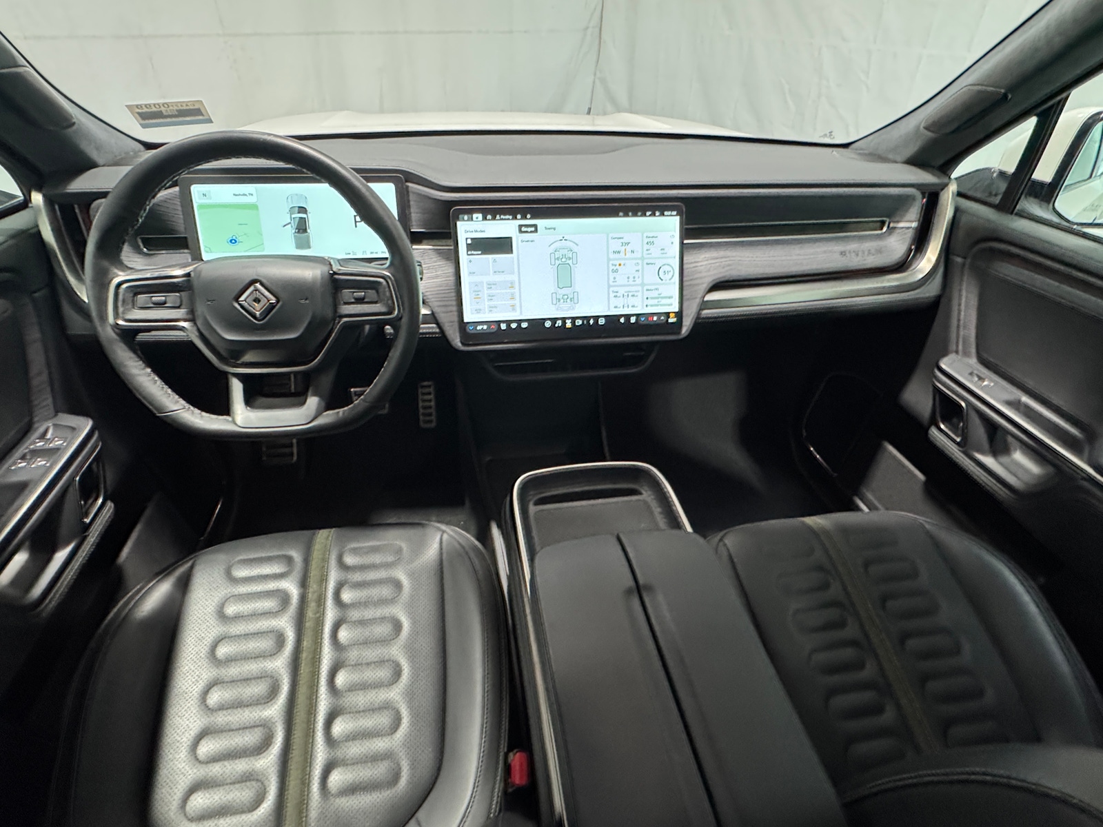 Thumbnail: 2024 Rivian R1T - 2