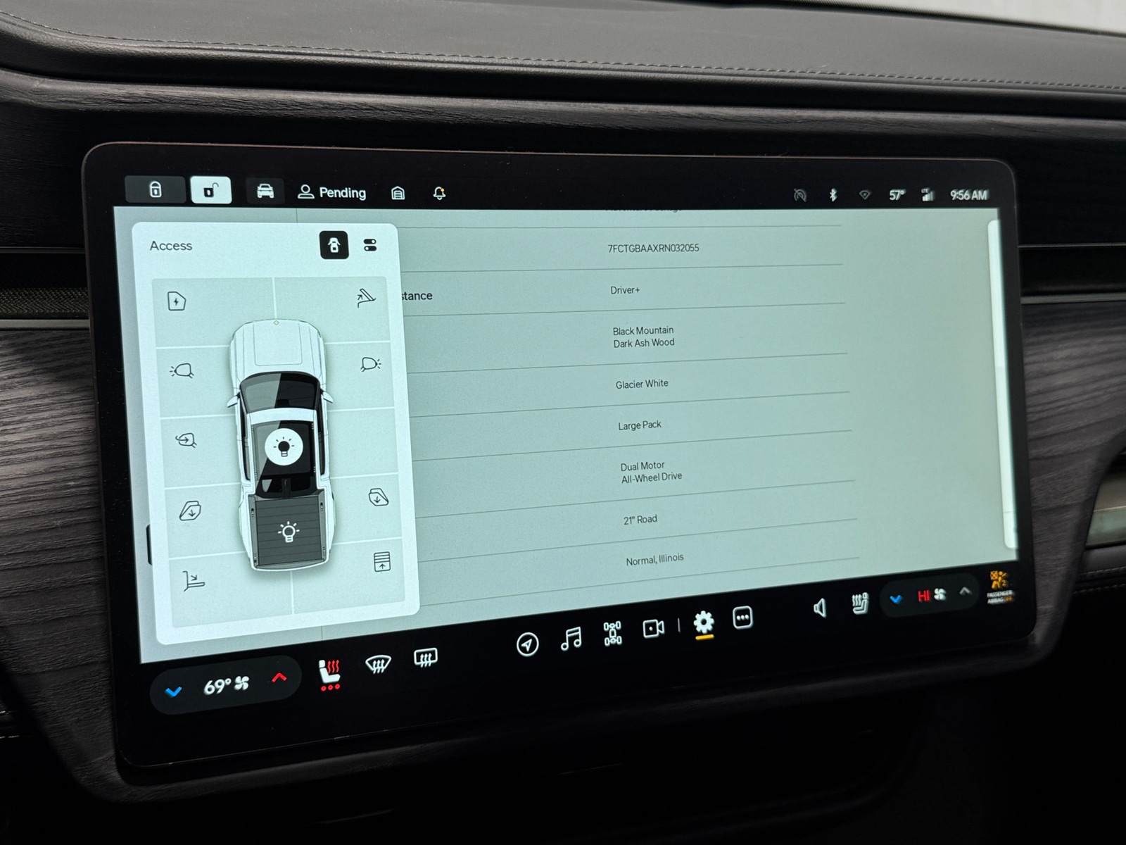 Thumbnail: 2024 Rivian R1T - 3