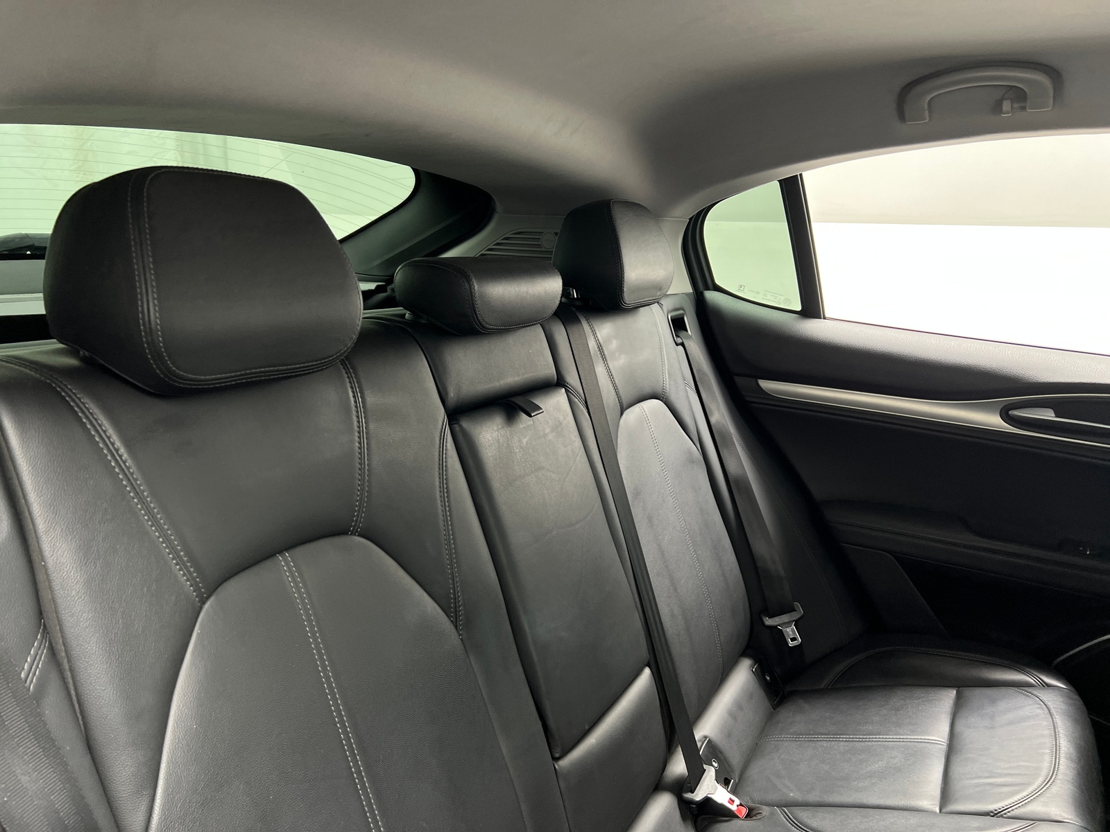 Thumbnail: 2018 Alfa Romeo Stelvio - 5