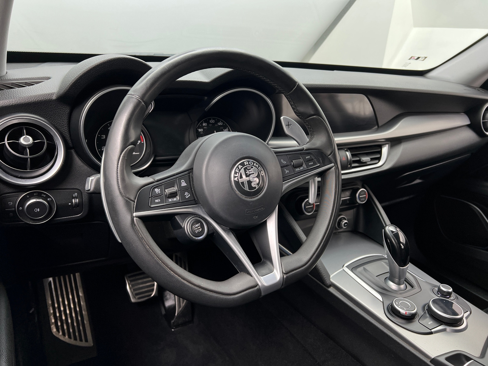 Thumbnail: 2018 Alfa Romeo Stelvio - 4