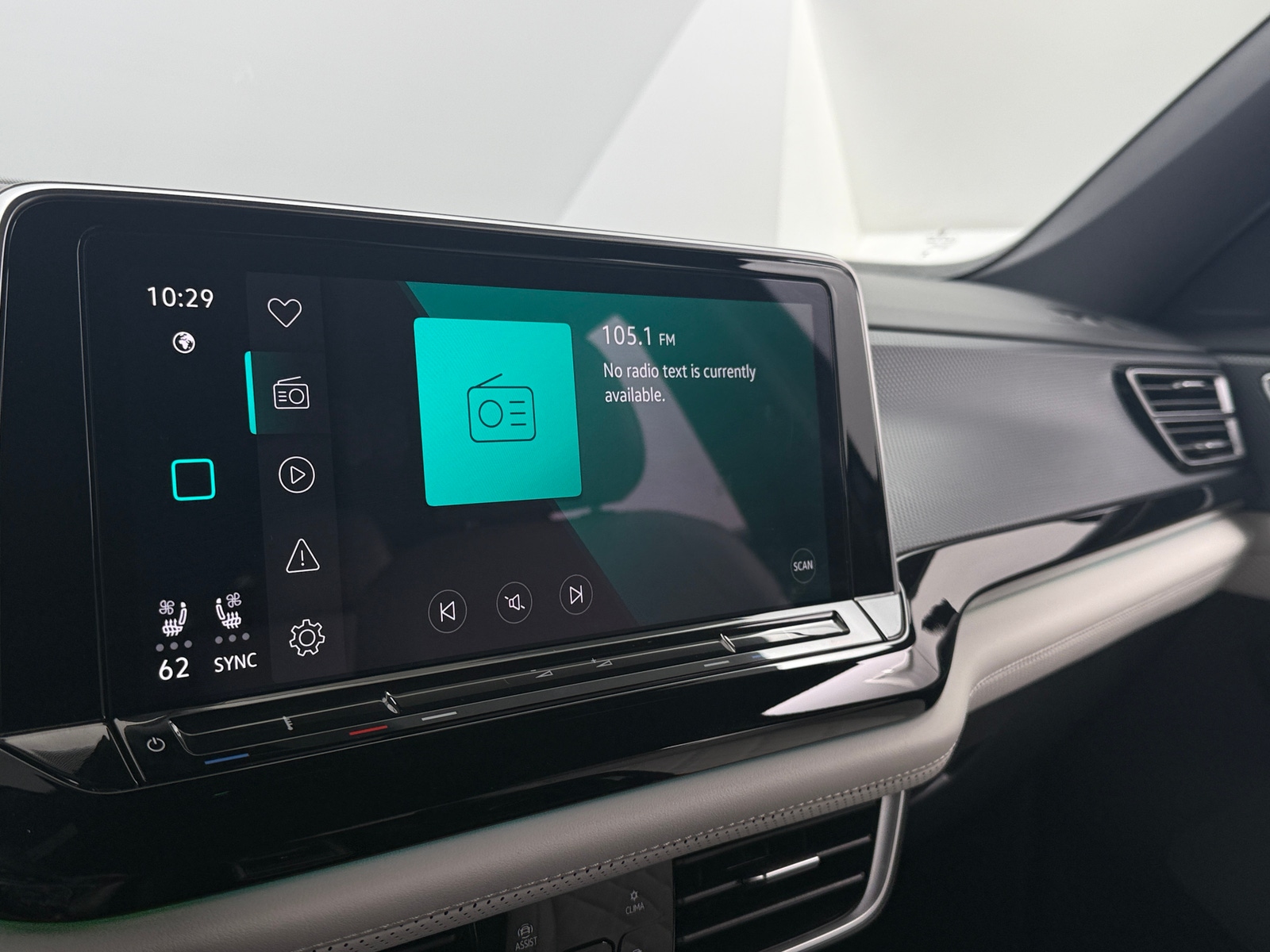 Thumbnail: 2024 Volkswagen Atlas - 3