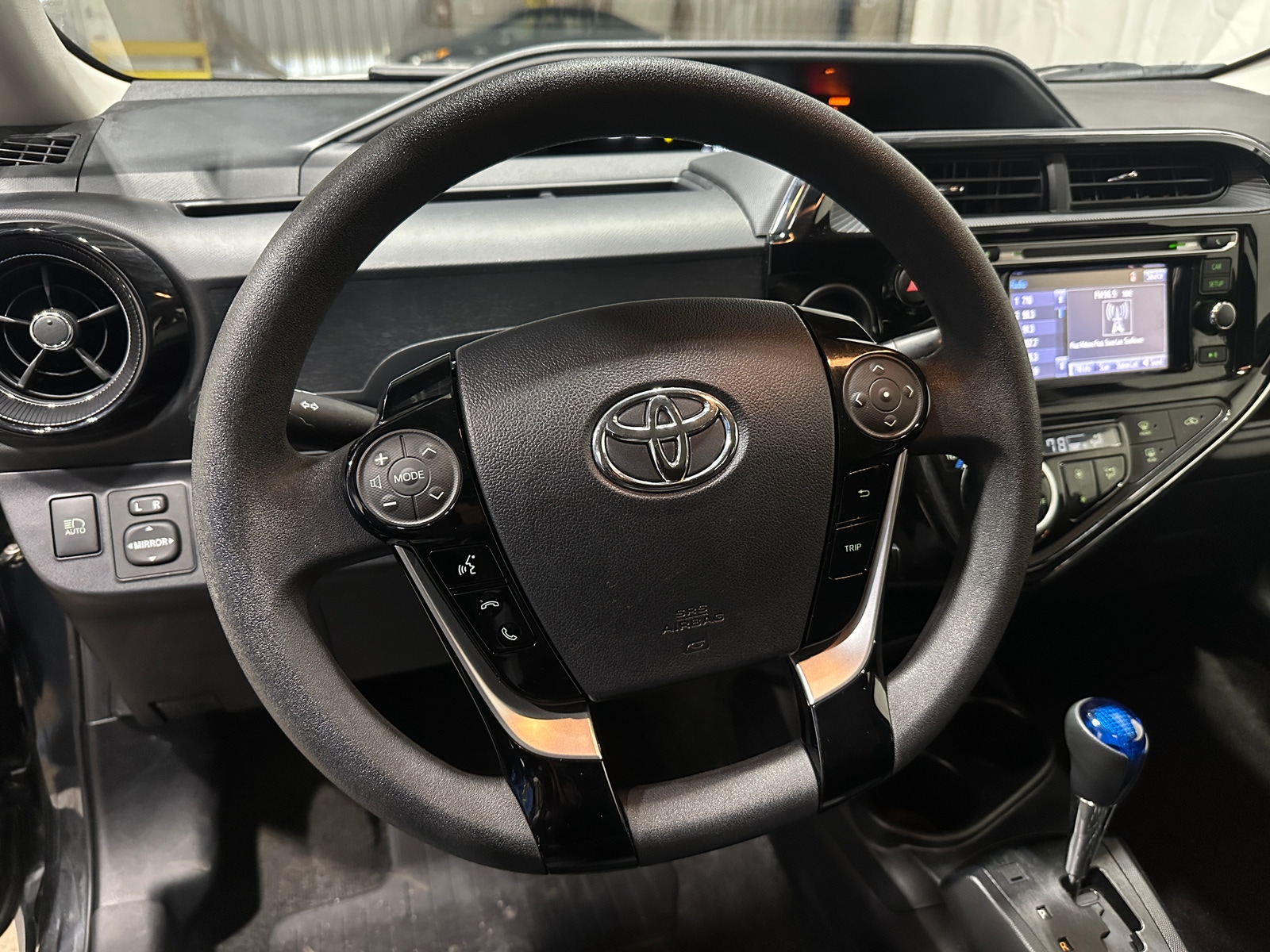 Thumbnail: 2019 Toyota Prius c - 5