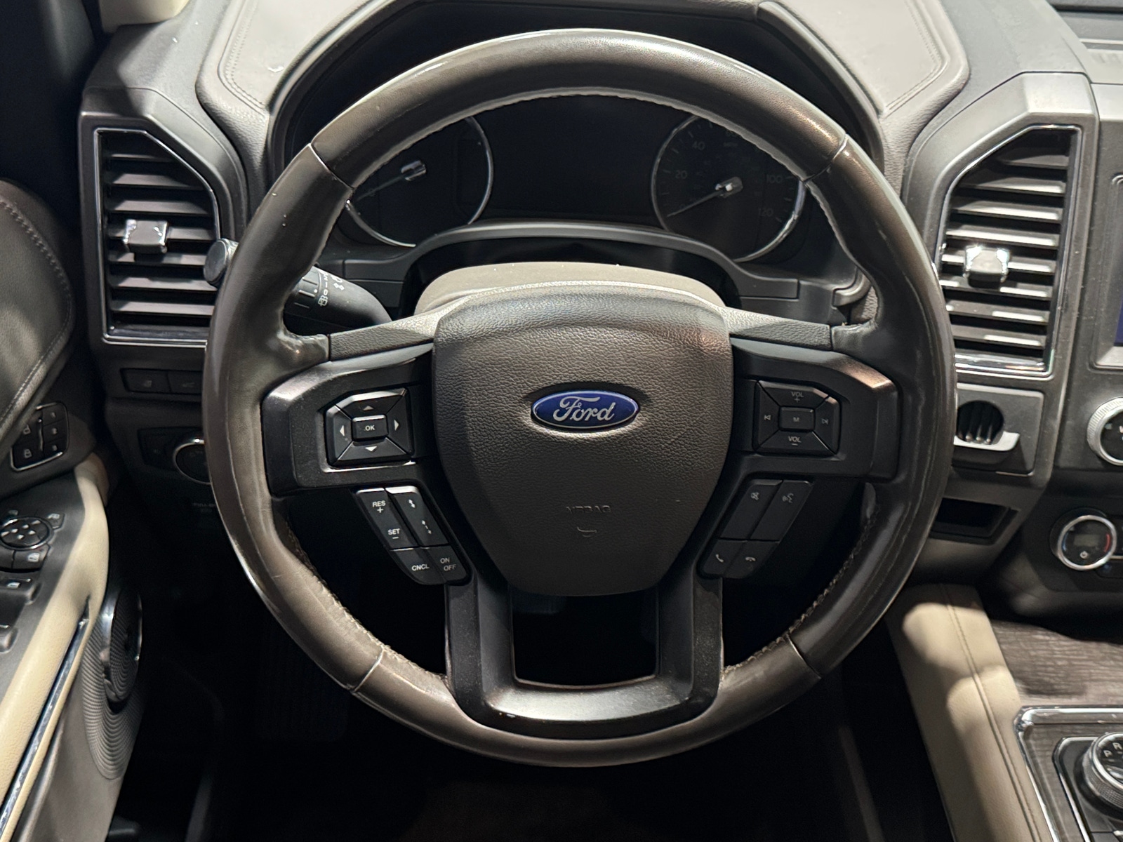 Thumbnail: 2019 Ford Expedition - 4