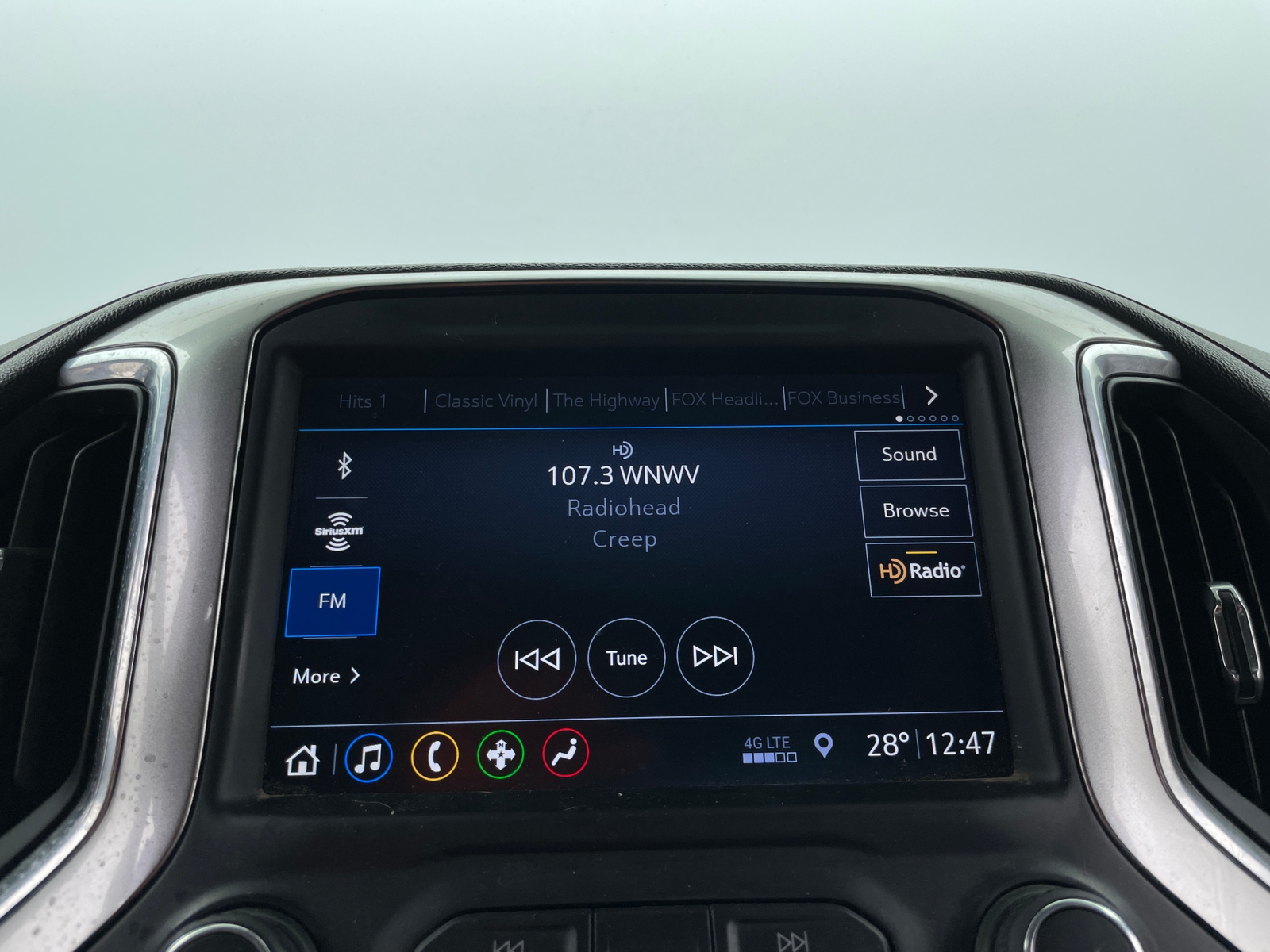 Thumbnail: 2019 Chevrolet Silverado 1500 - 4