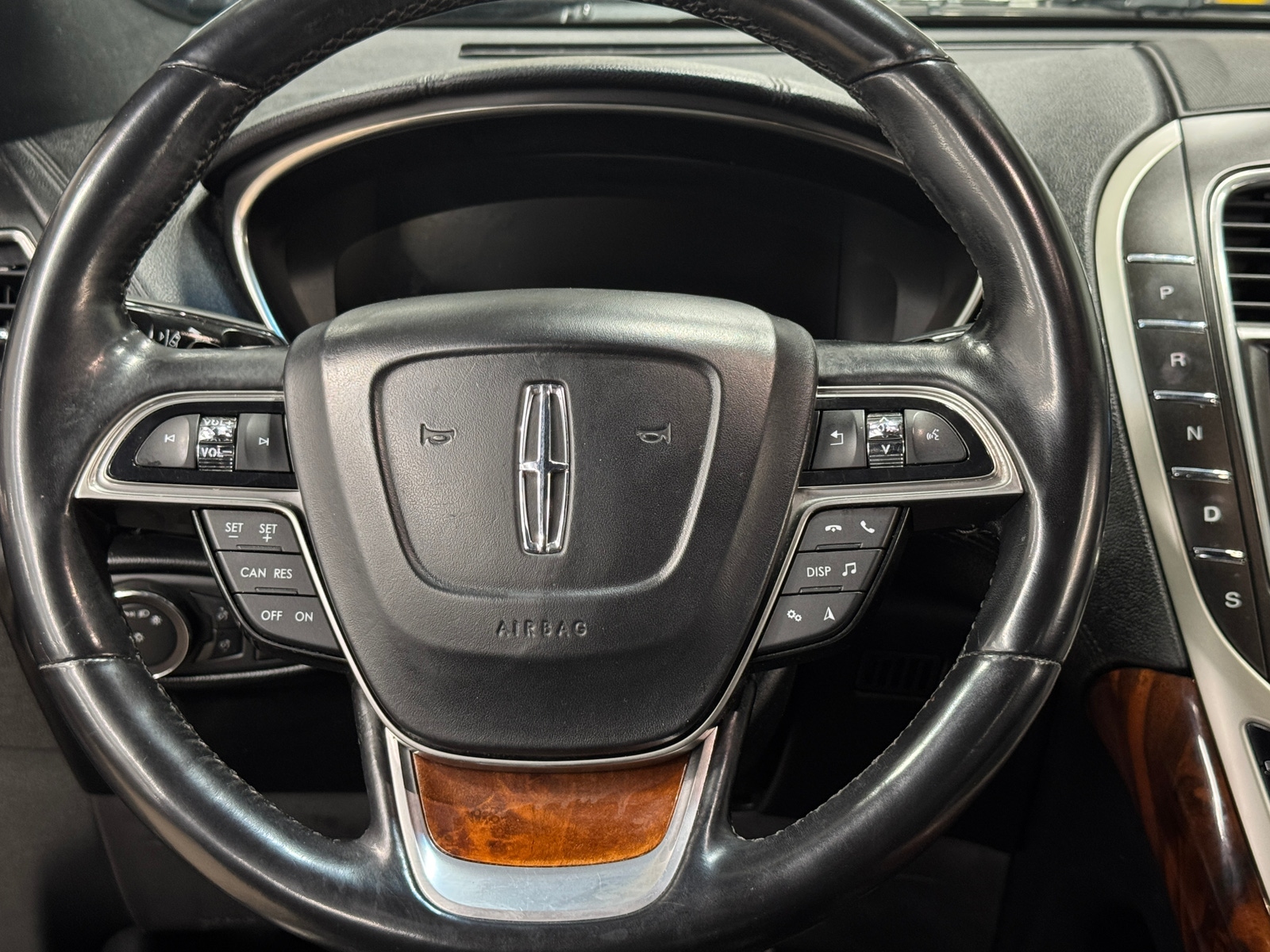 Thumbnail: 2019 Lincoln Nautilus - 4