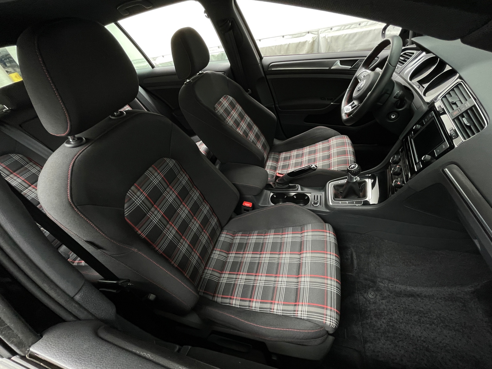 Thumbnail: 2020 Volkswagen Golf - 2