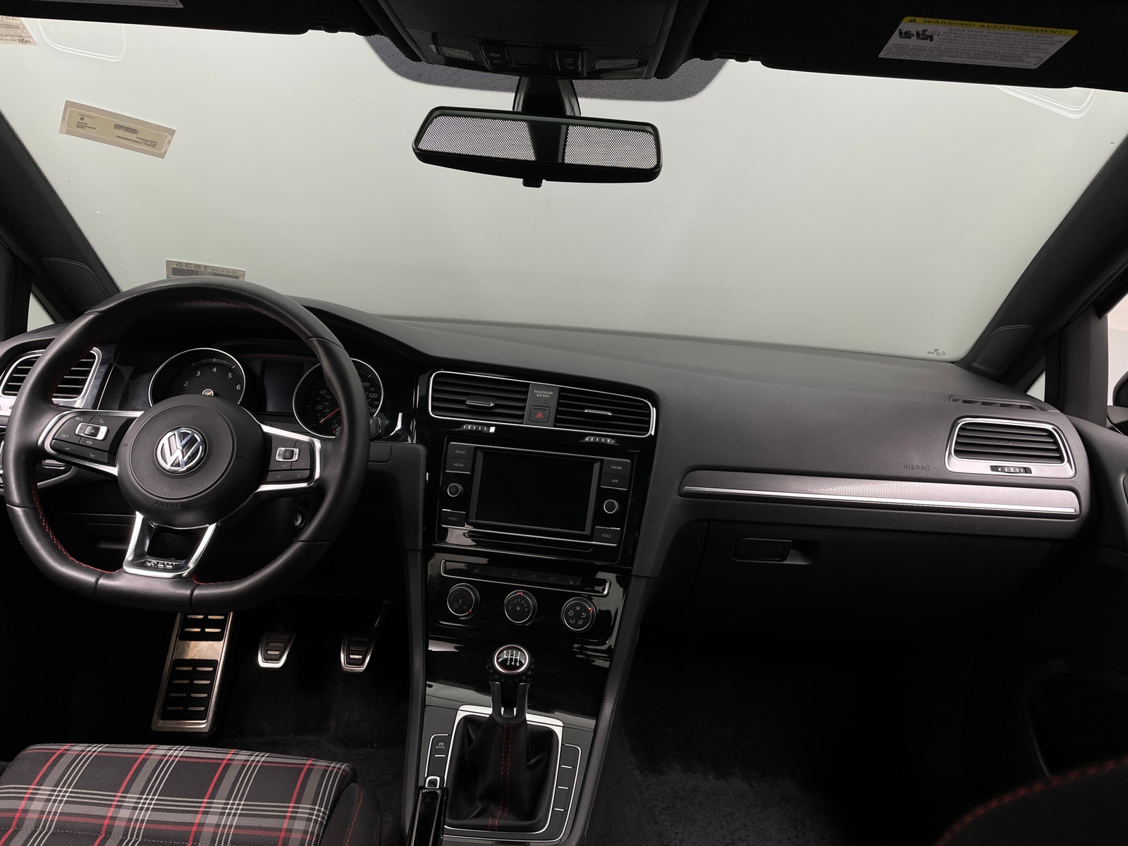 Thumbnail: 2020 Volkswagen Golf - 3