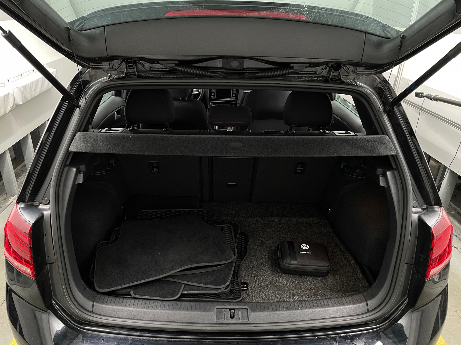 Thumbnail: 2020 Volkswagen Golf - 7