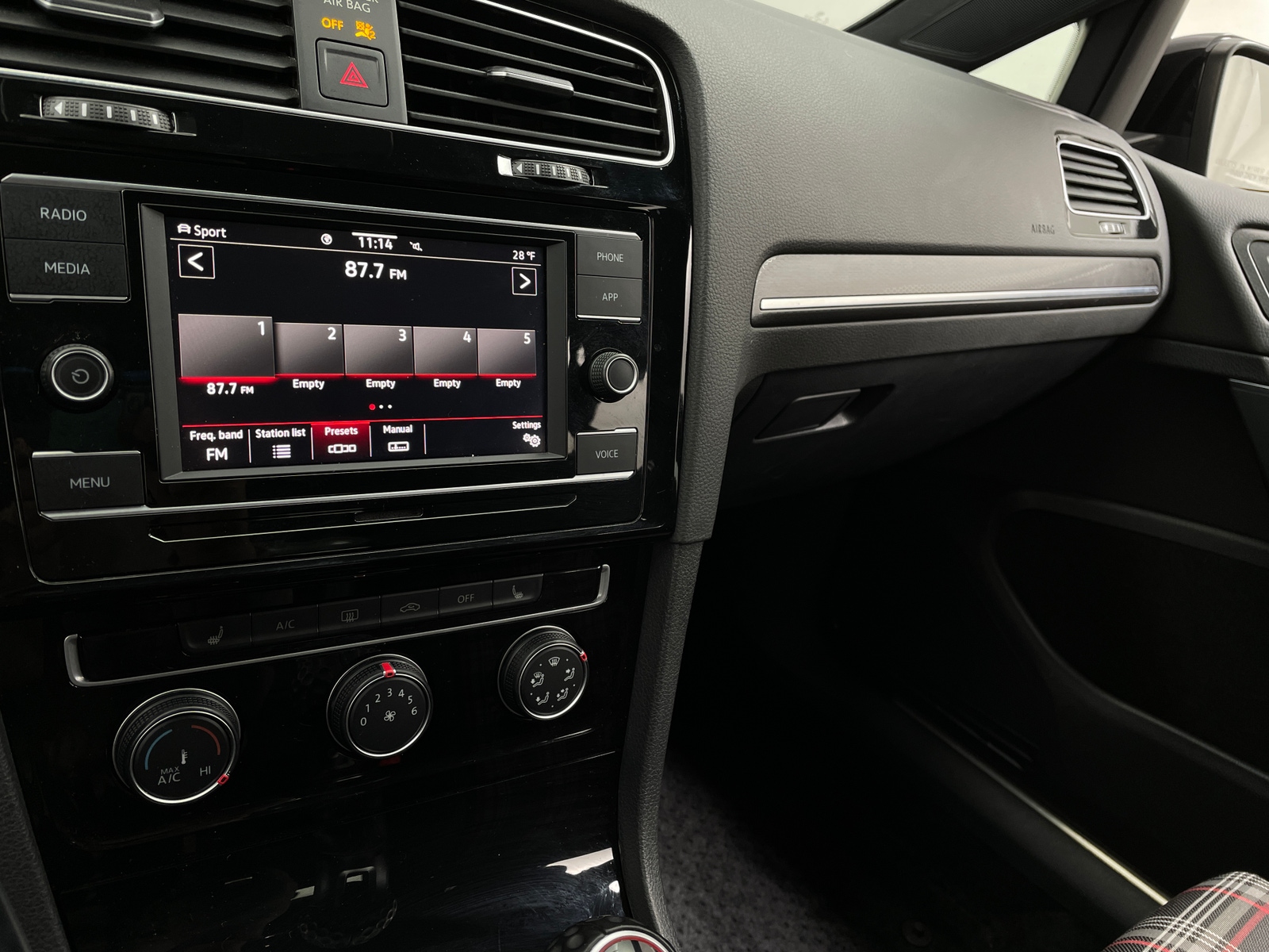 Thumbnail: 2020 Volkswagen Golf - 4