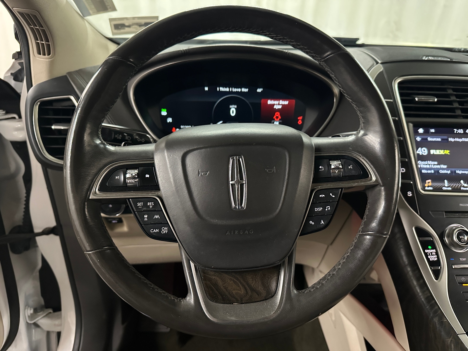 Thumbnail: 2019 Lincoln Nautilus - 4