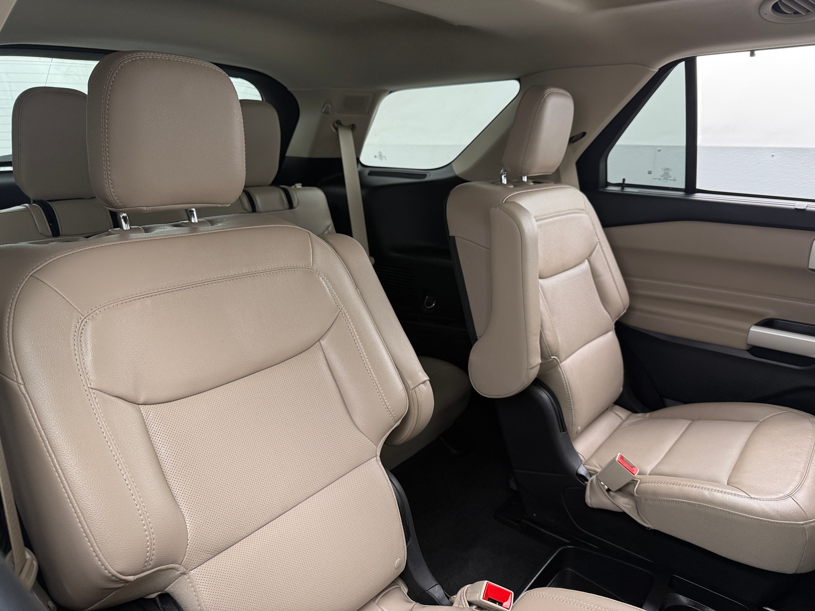 Thumbnail: 2021 Ford Explorer - 5