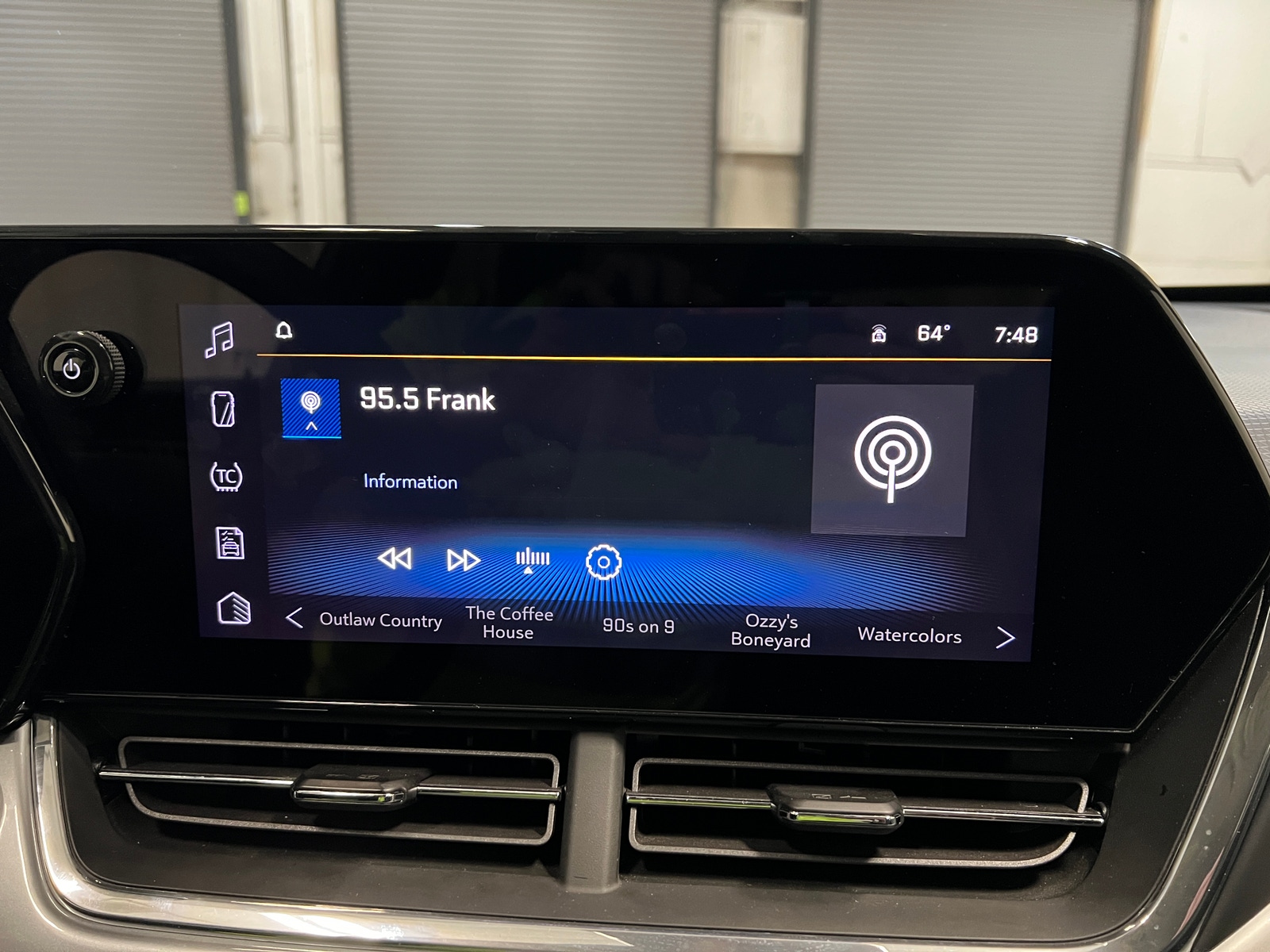 Thumbnail: 2025 Chevrolet Trax - 4