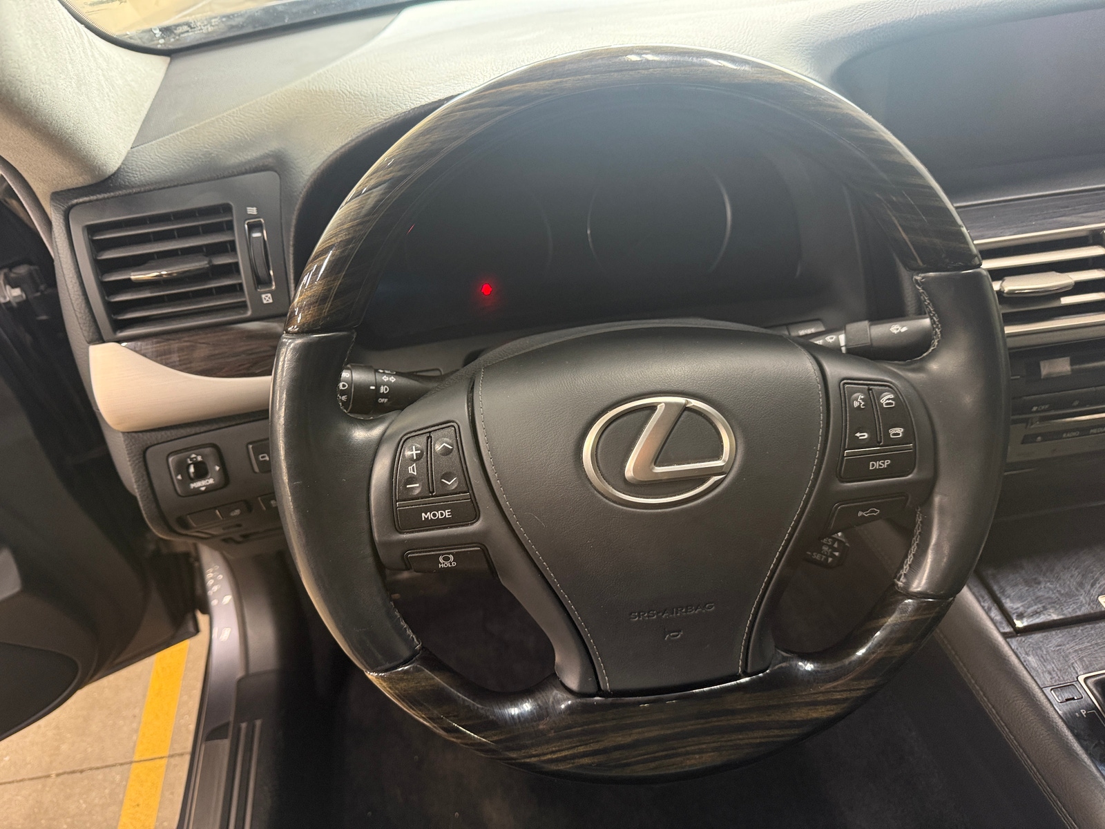 Thumbnail: 2014 Lexus LS - 4