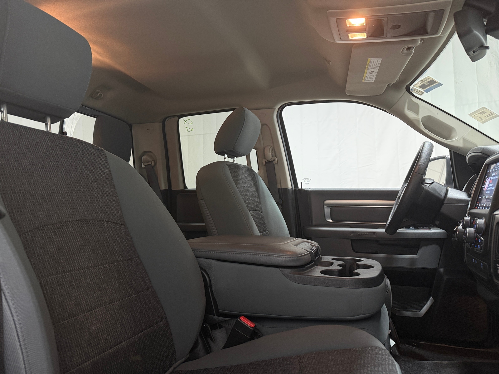 Thumbnail: 2019 RAM 1500 Classic - 2