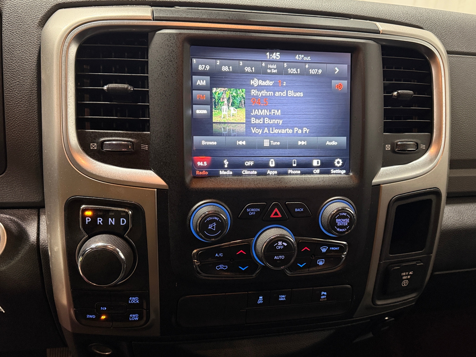 Thumbnail: 2019 RAM 1500 Classic - 4