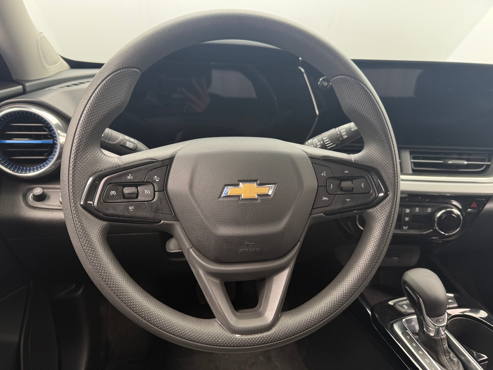 Thumbnail: 2025 Chevrolet Trax - 5