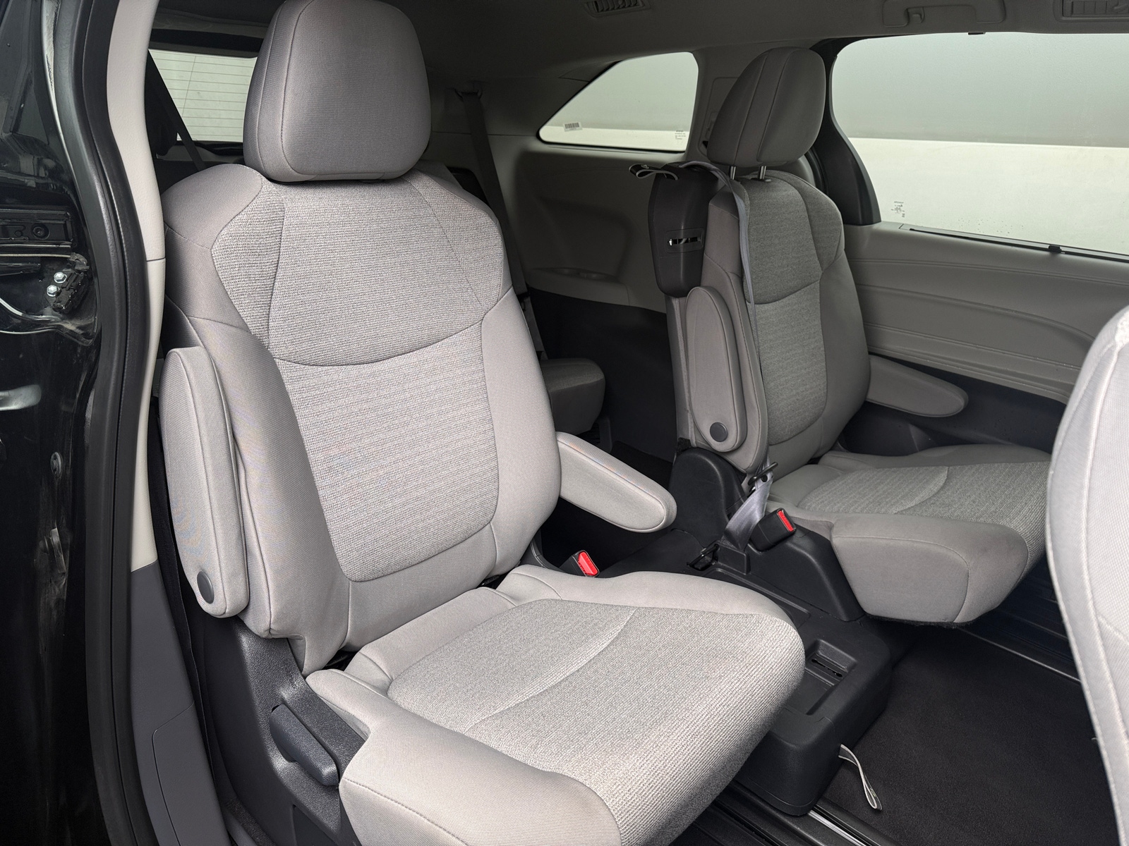 Thumbnail: 2024 Toyota Sienna - 6