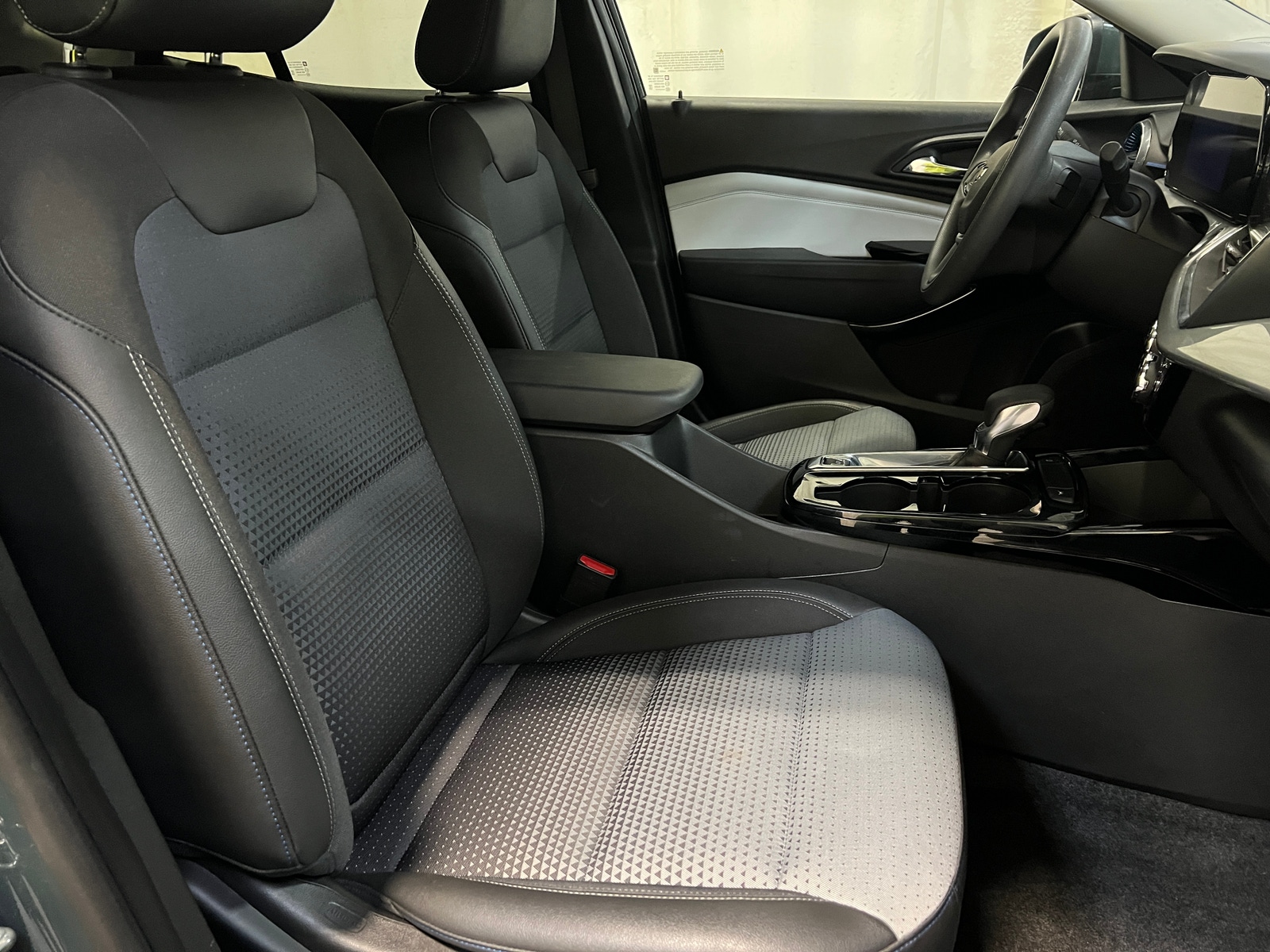 Thumbnail: 2025 Chevrolet Trax - 2