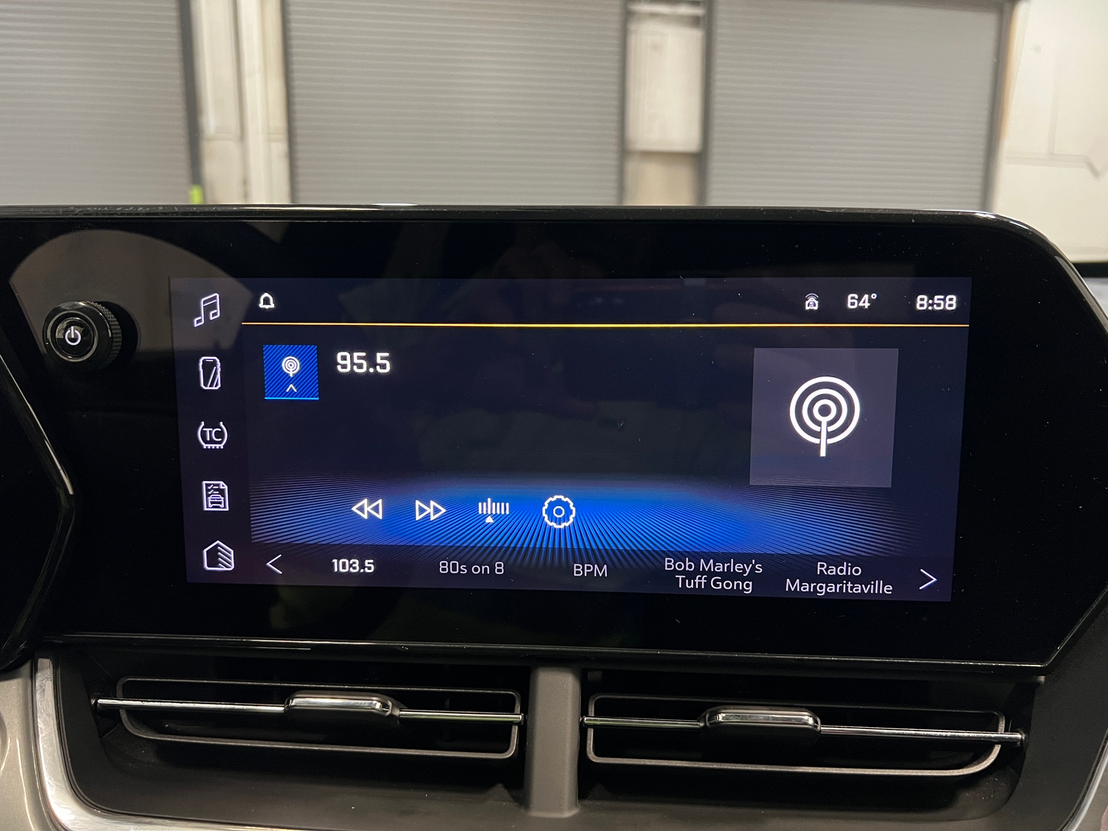 Thumbnail: 2025 Chevrolet Trax - 4