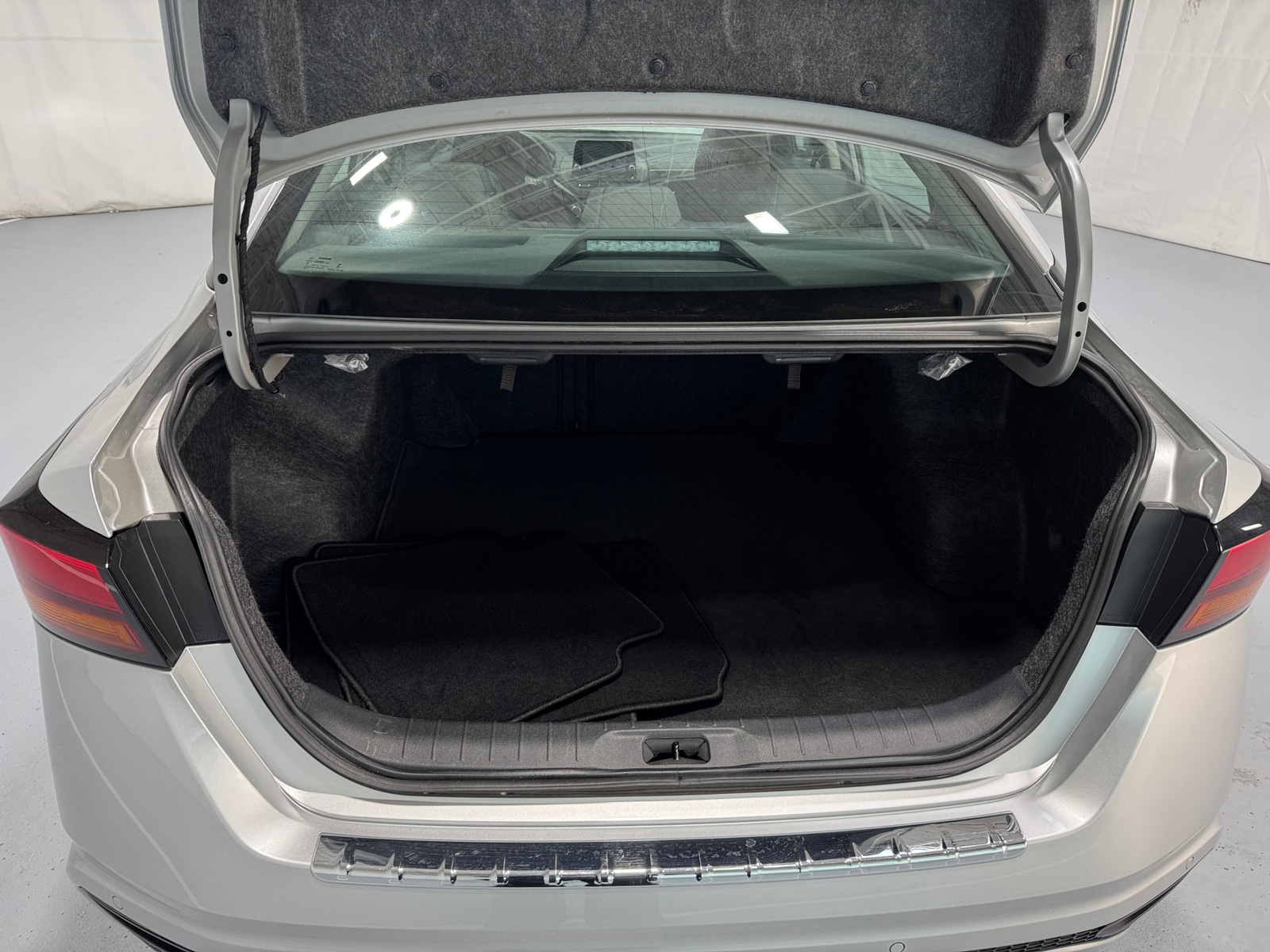 Thumbnail: 2023 Nissan Altima - 7