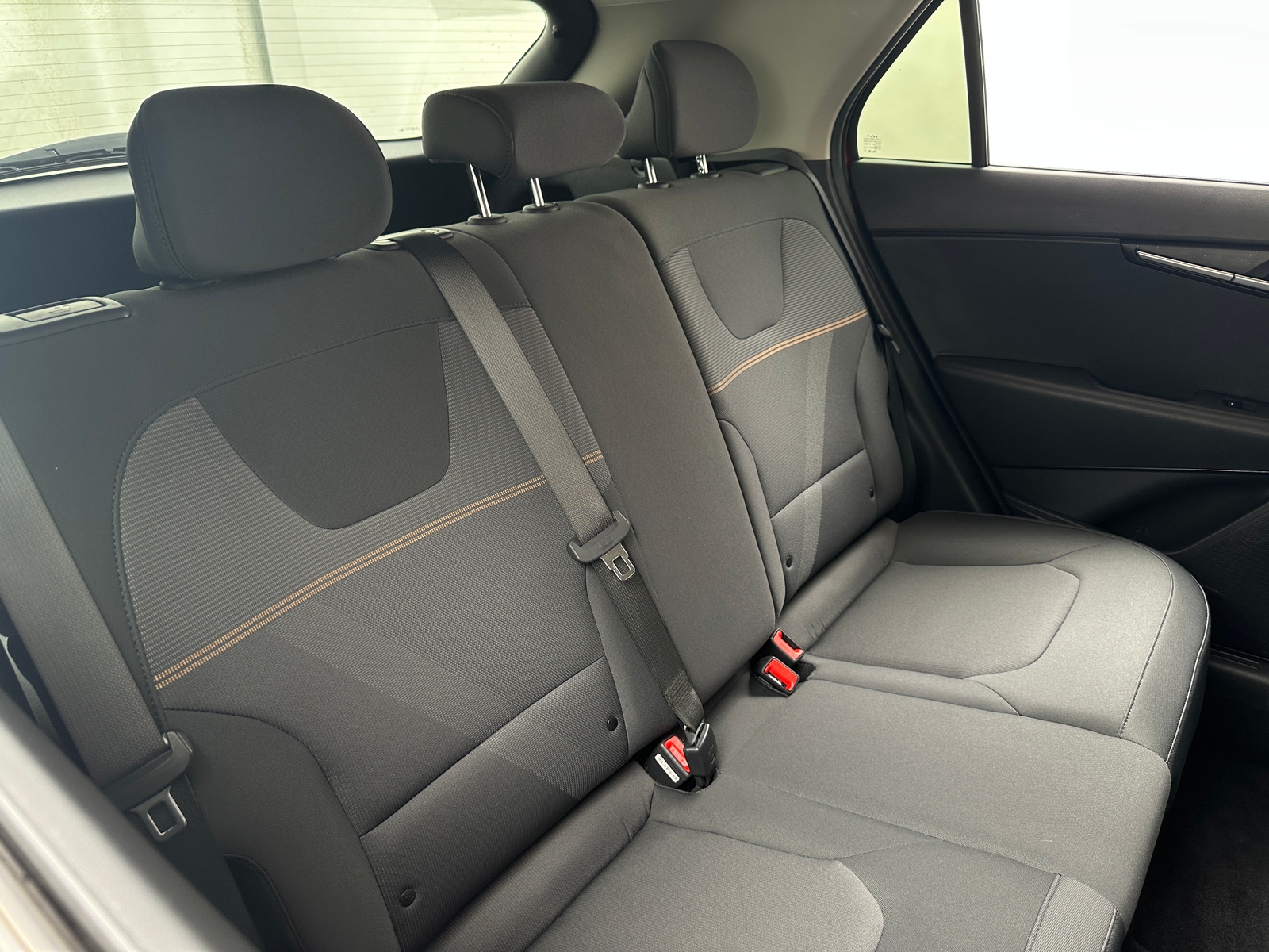 Thumbnail: 2023 Kia Niro - 6