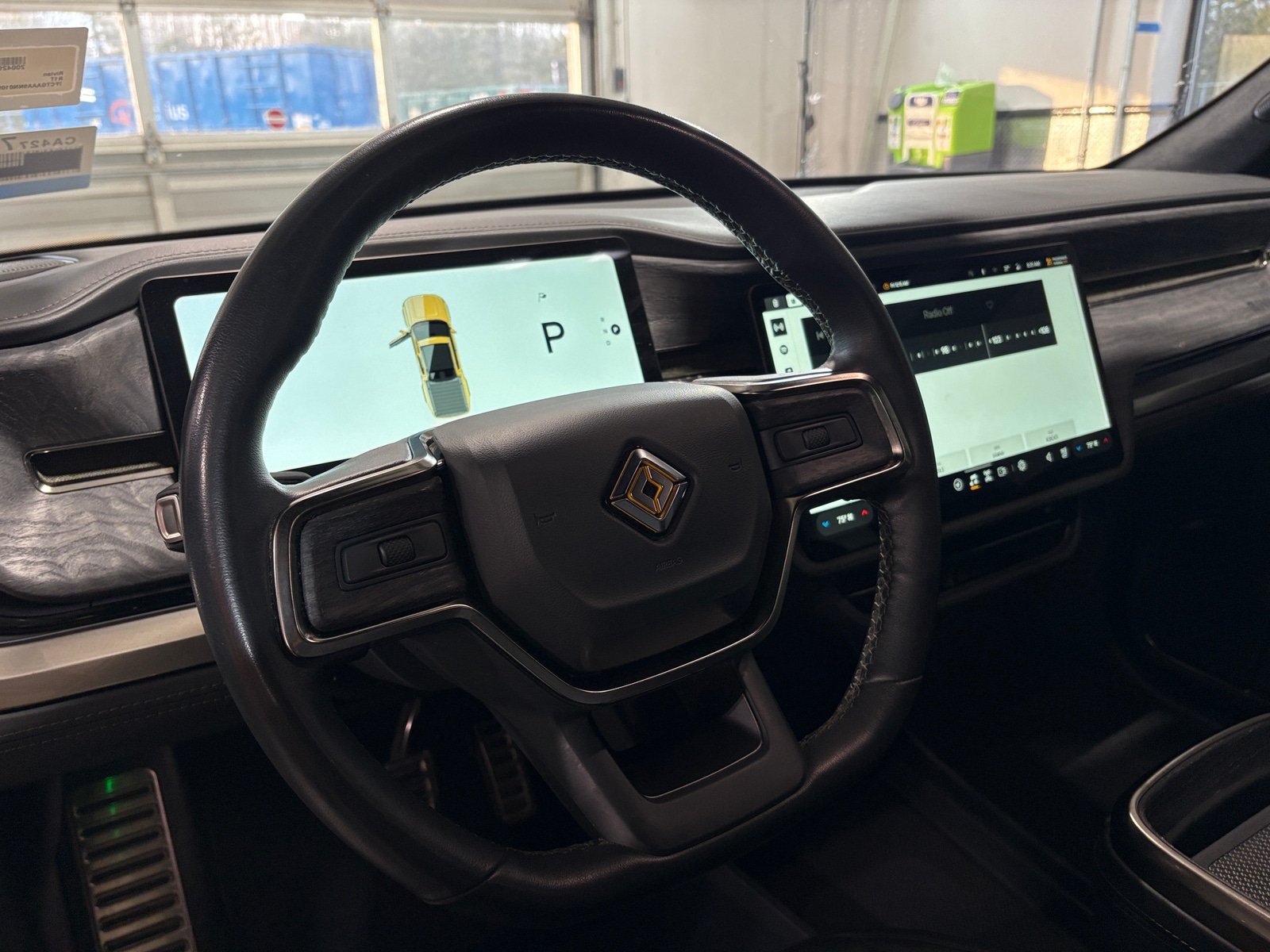 Thumbnail: 2022 Rivian R1T - 4