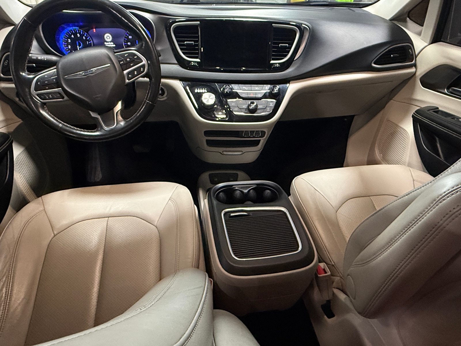 Thumbnail: 2021 Chrysler Pacifica - 2