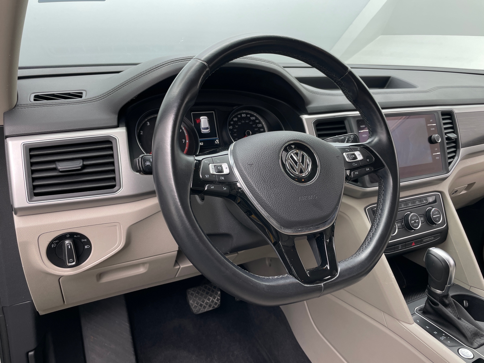 Thumbnail: 2018 Volkswagen Atlas - 4