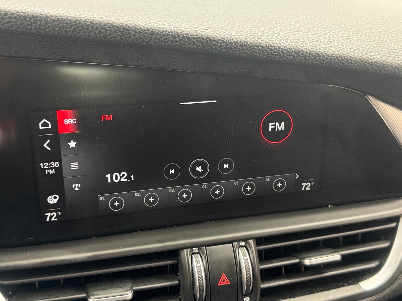 Thumbnail: 2023 Alfa Romeo Giulia - 3